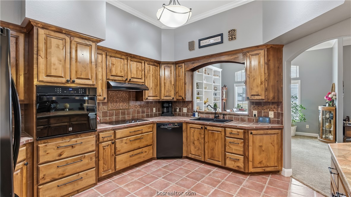135 Apache Drive