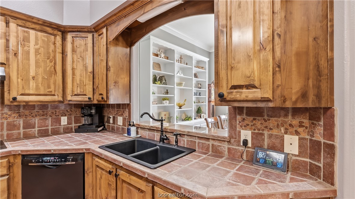 135 Apache Drive