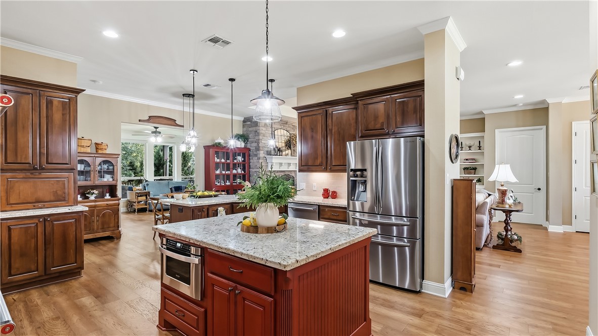 1910 Spanish Moss Drive