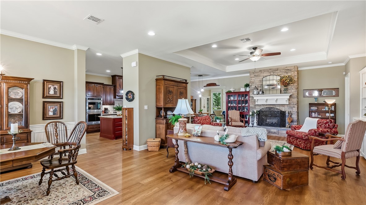 1910 Spanish Moss Drive