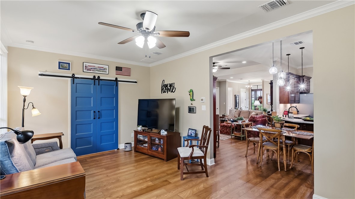 1910 Spanish Moss Drive