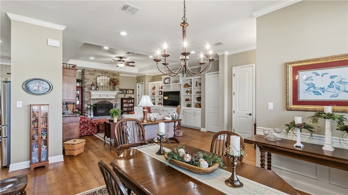 1910 Spanish Moss Drive