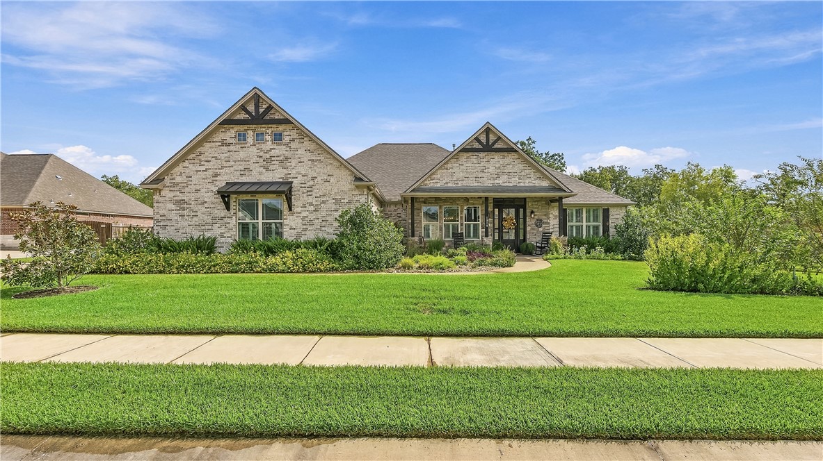 1910 Spanish Moss Drive