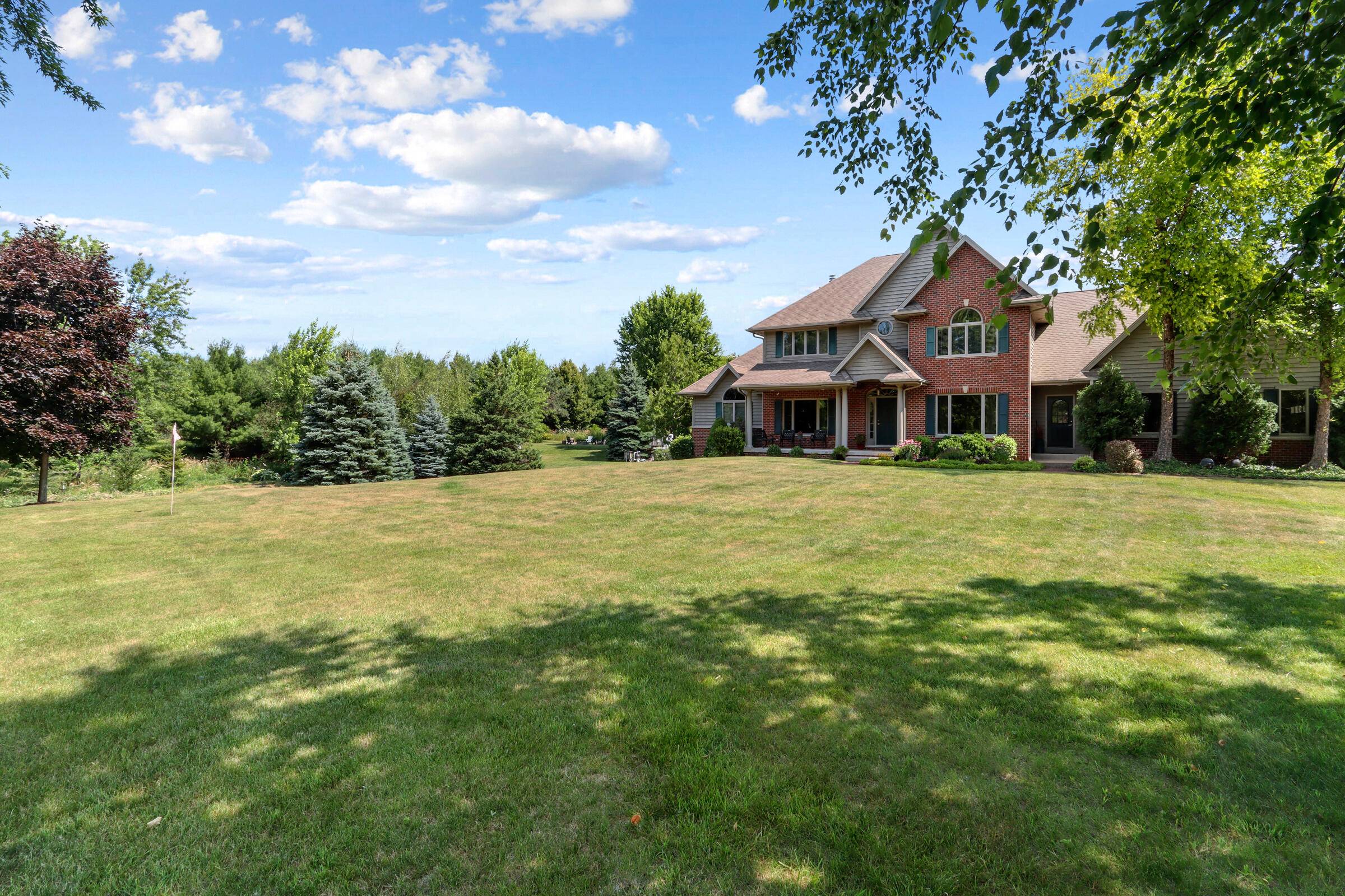 W6944 Savannah Ln