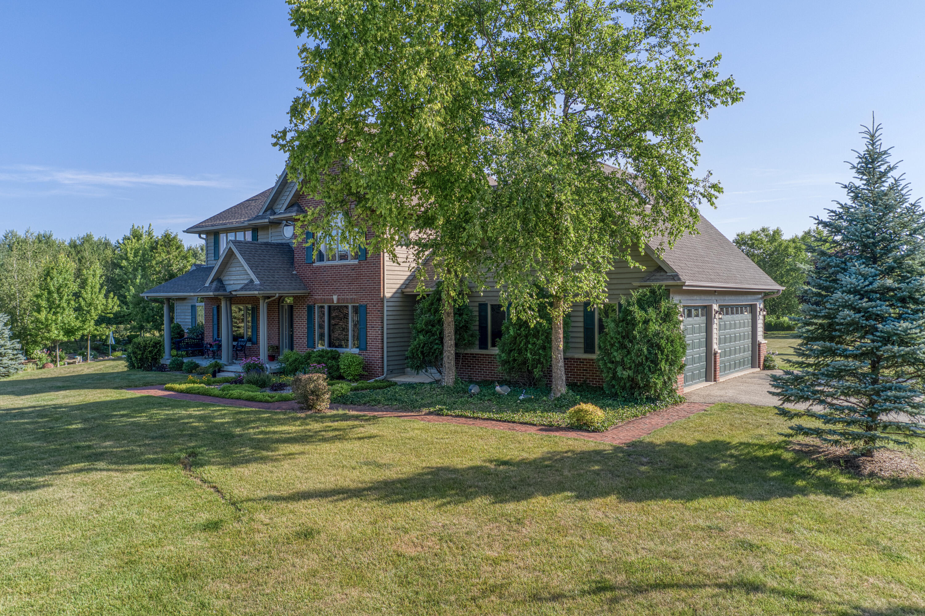 W6944 Savannah Ln