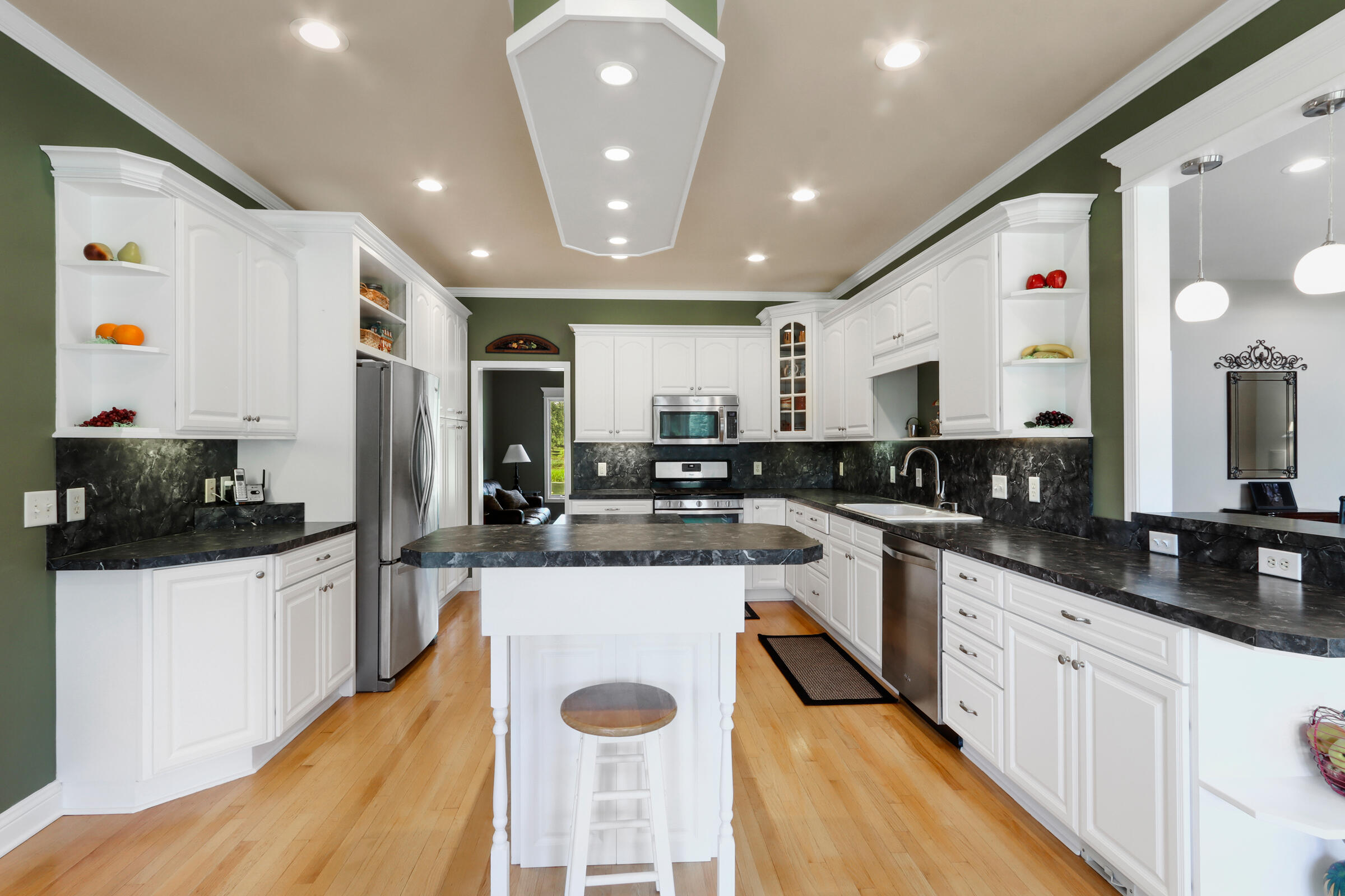 W6944 Savannah Ln
