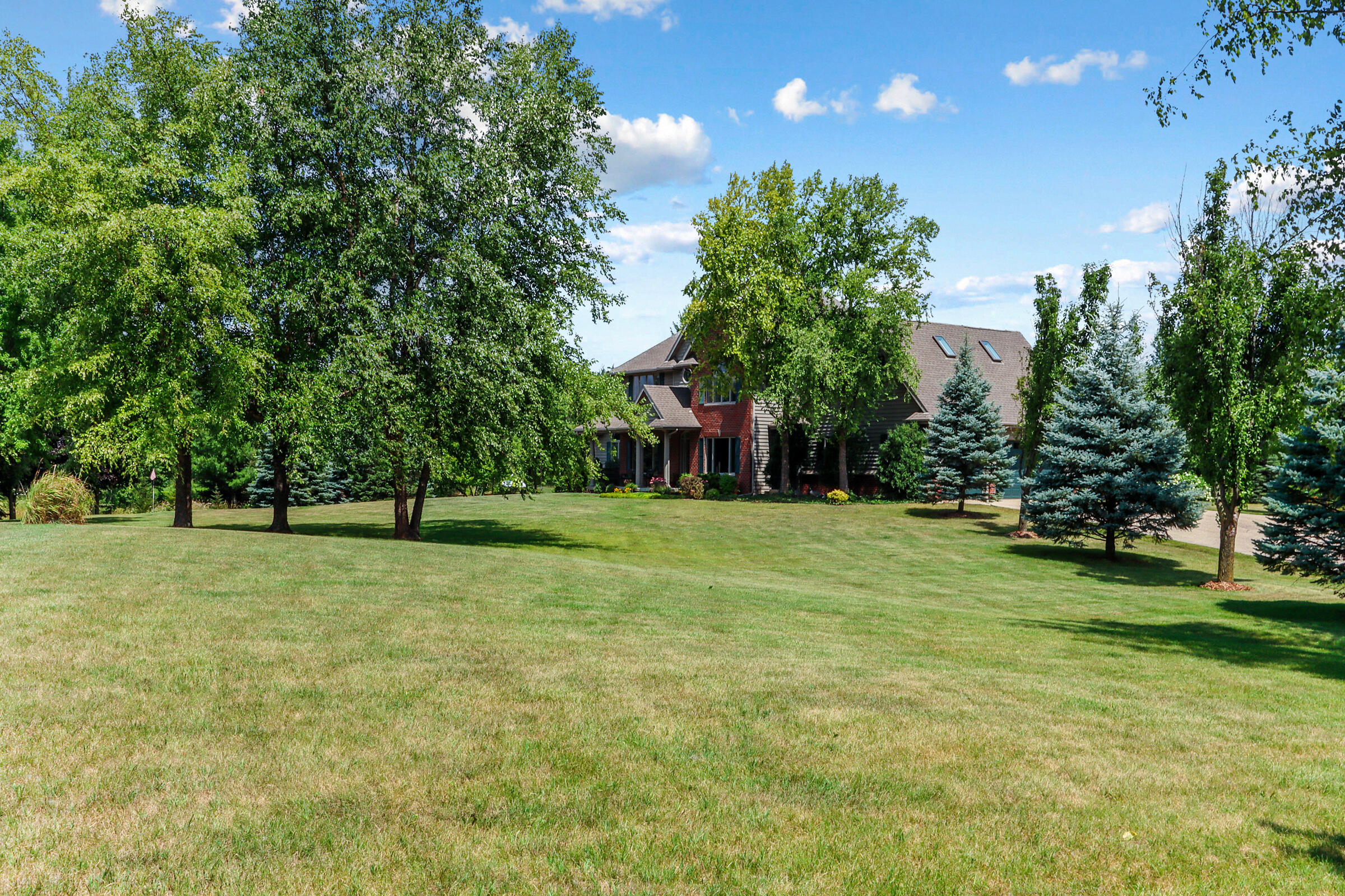 W6944 Savannah Ln