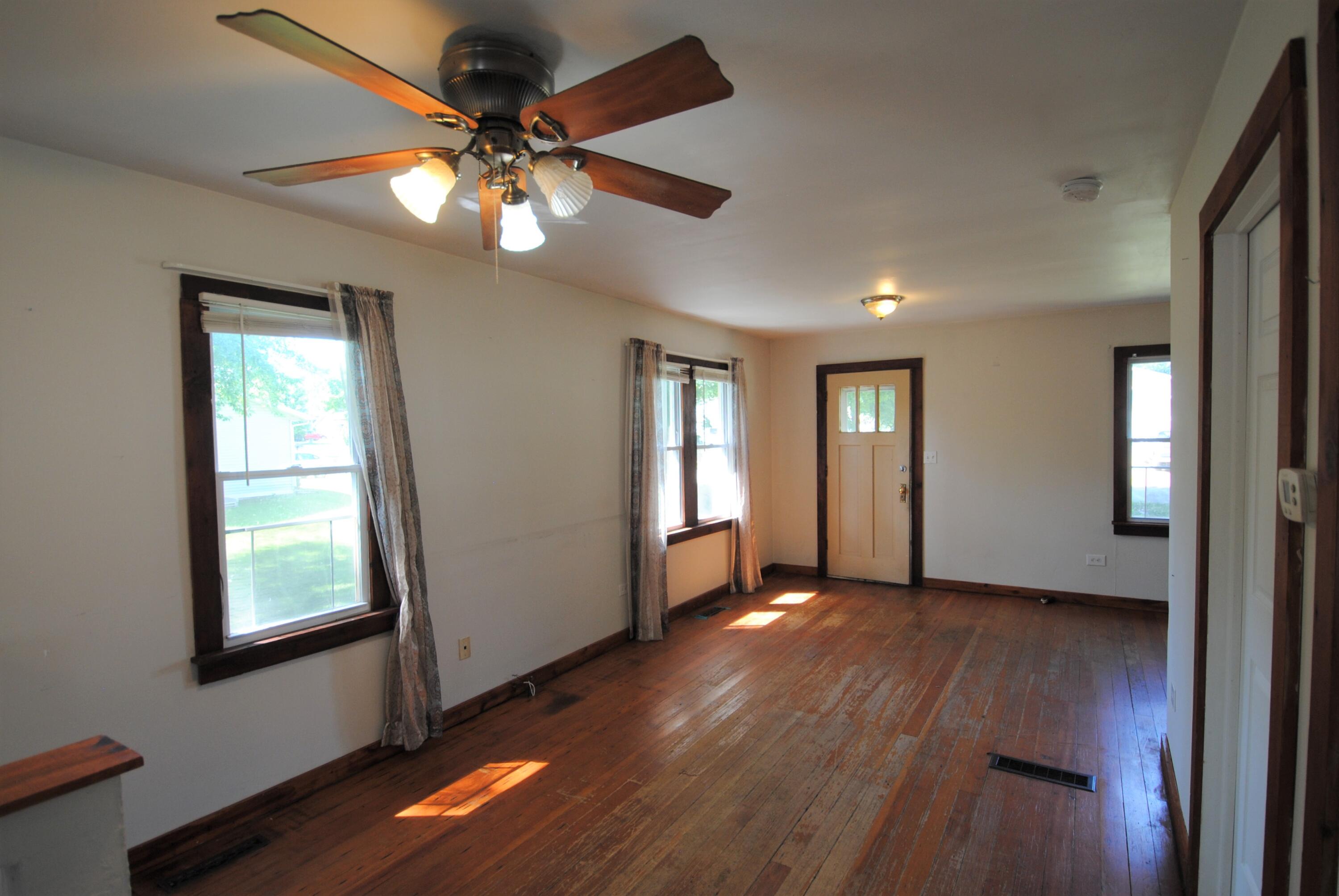 503 Delavan Dr