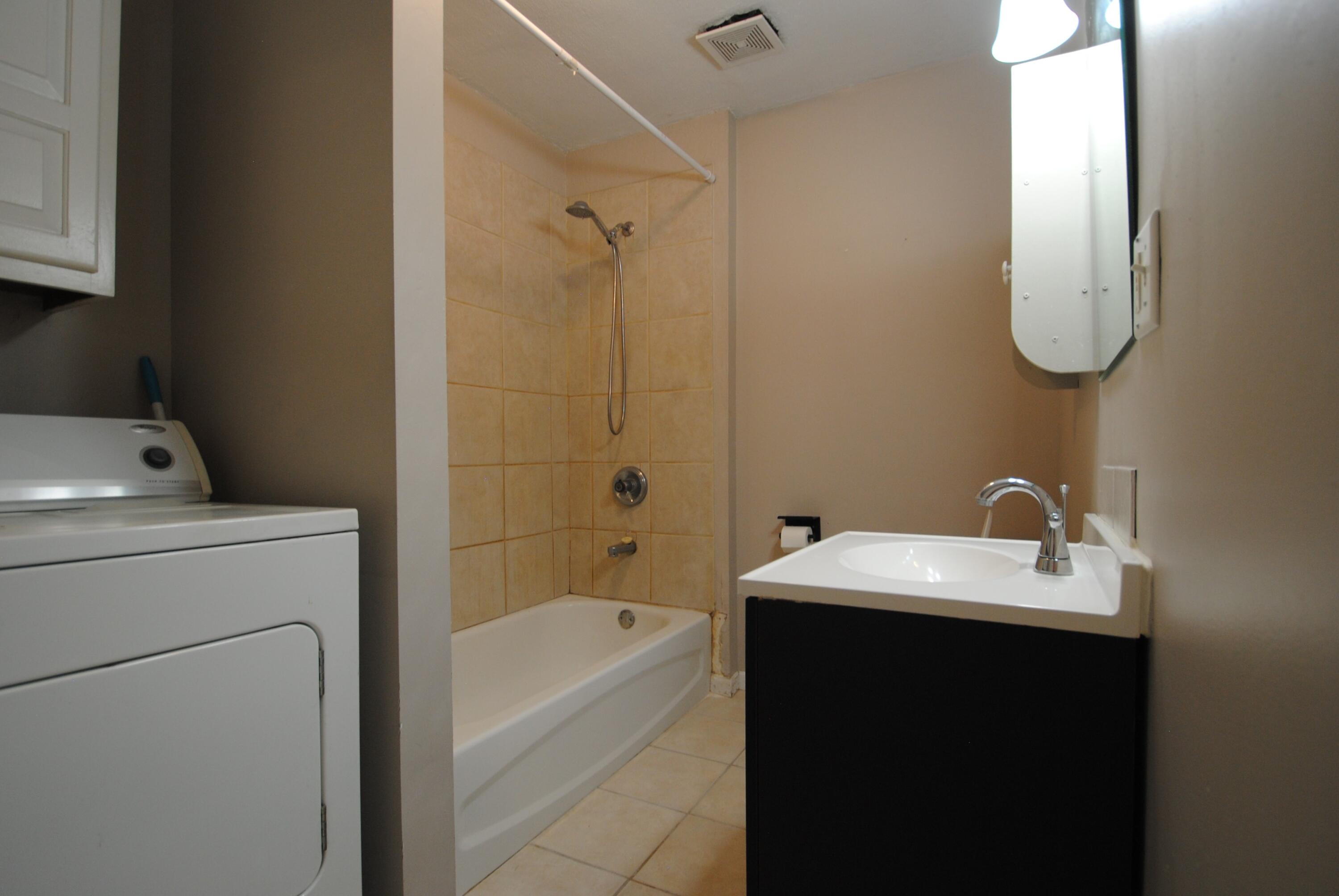 503 Delavan Dr