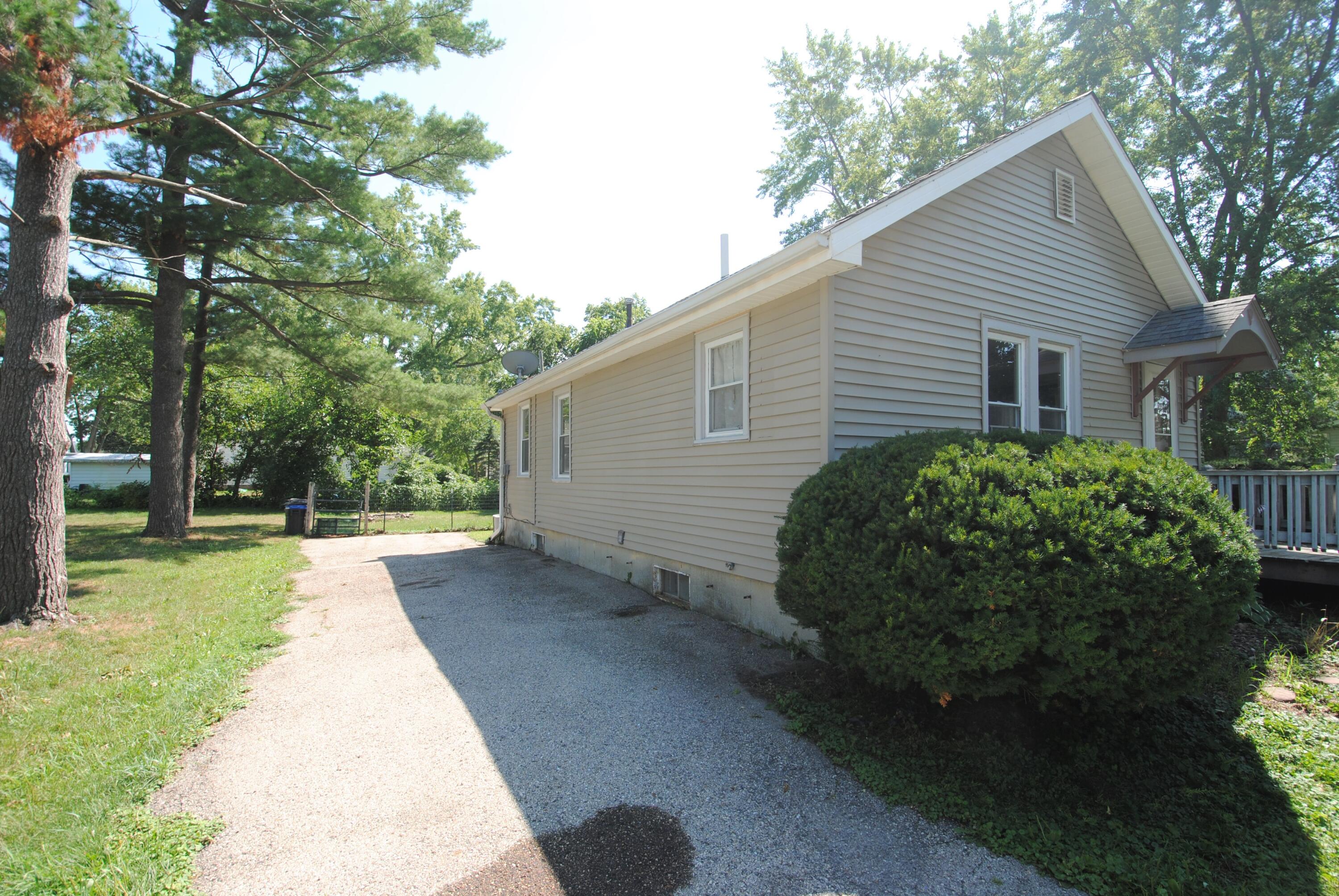 503 Delavan Dr