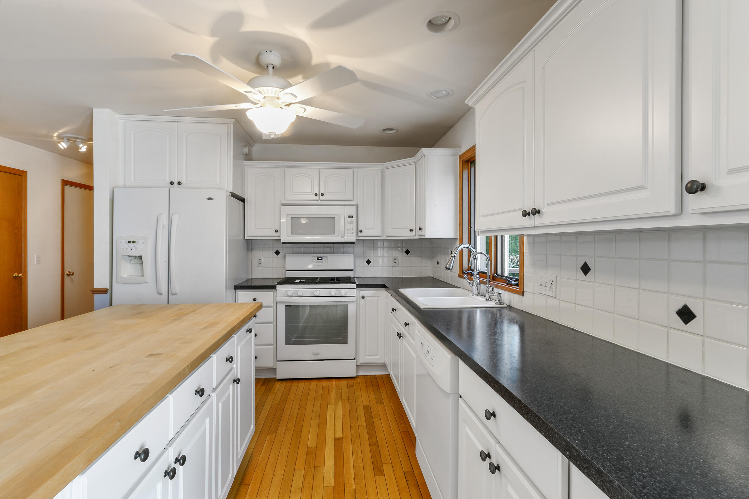 N7061 Lakeshore Ave