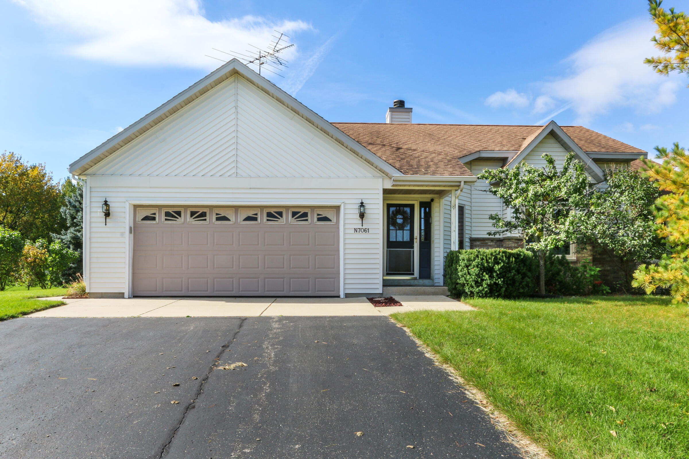 N7061 Lakeshore Ave