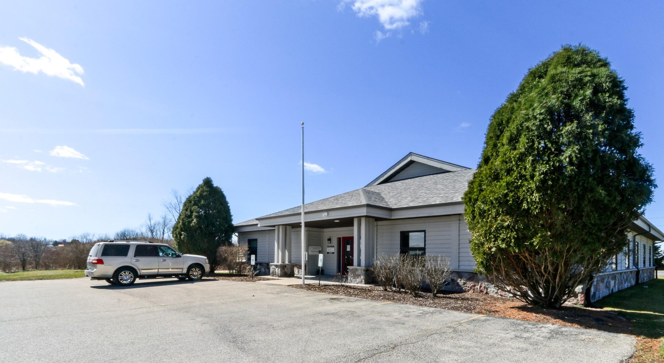 209 E O'Connor Dr