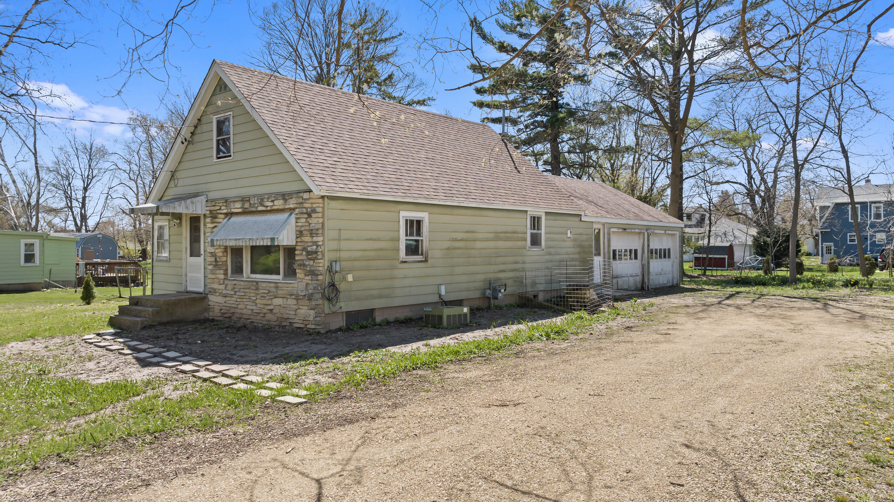 213 S 5th Ave