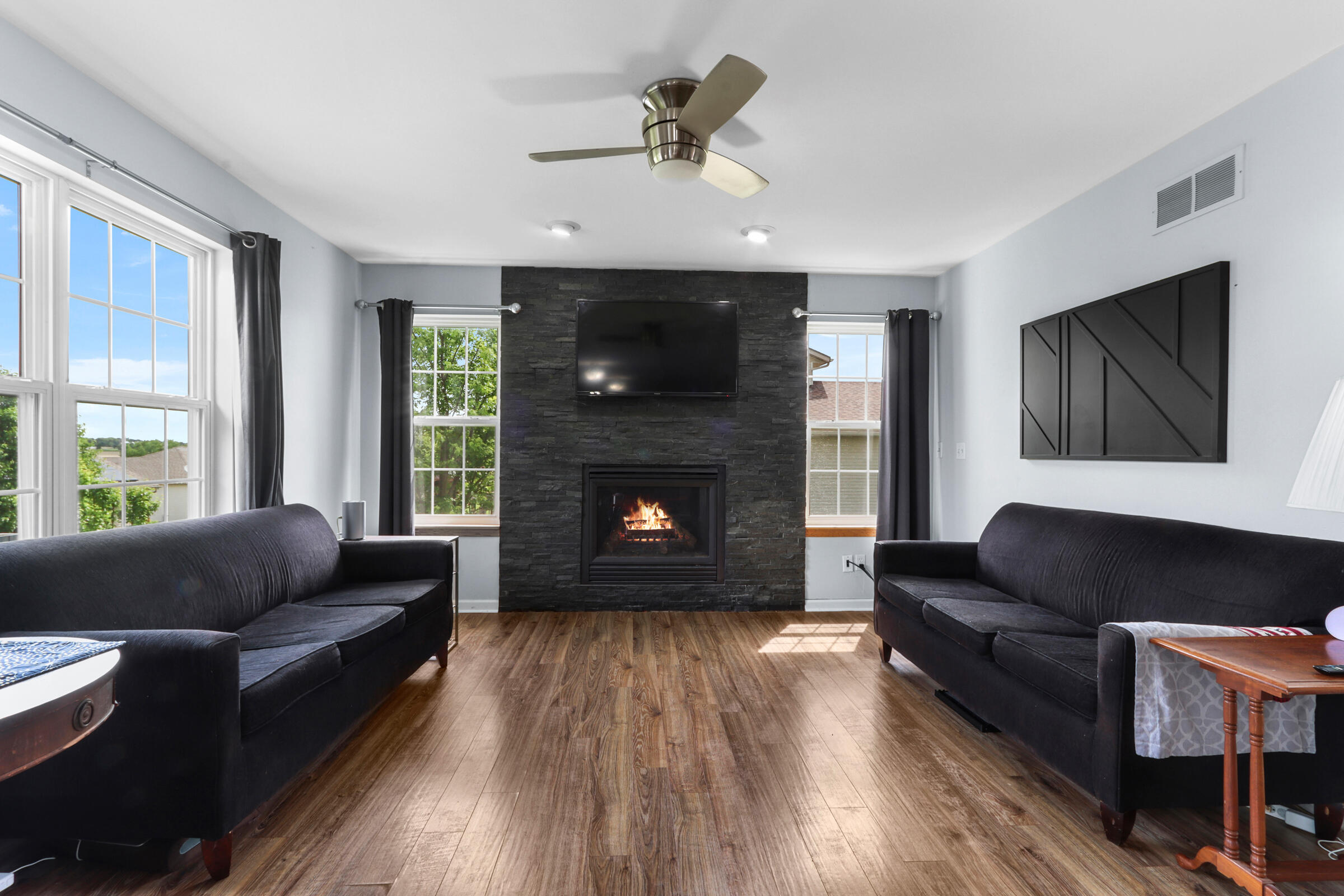 408 E Sunny Hill Dr