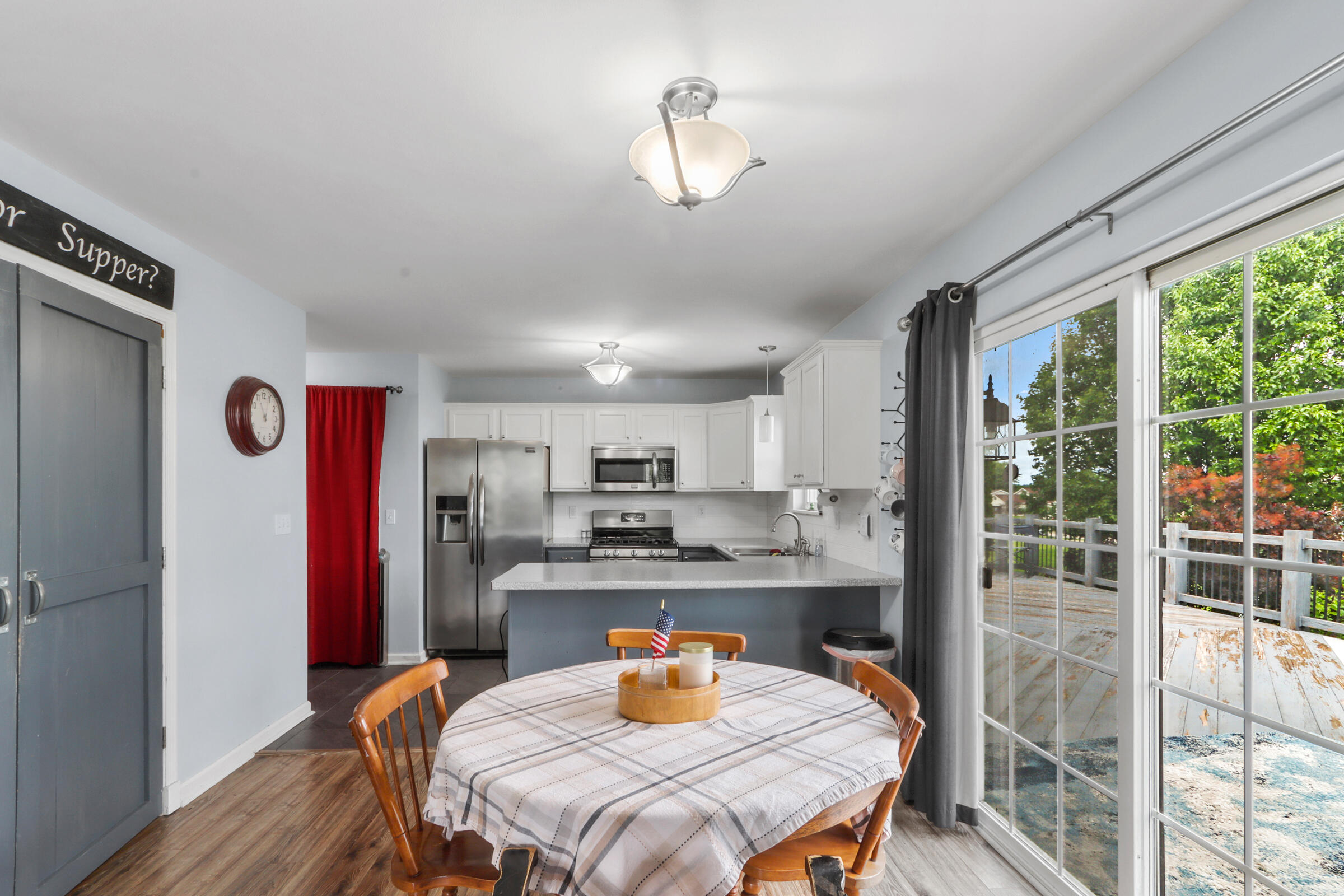 408 E Sunny Hill Dr
