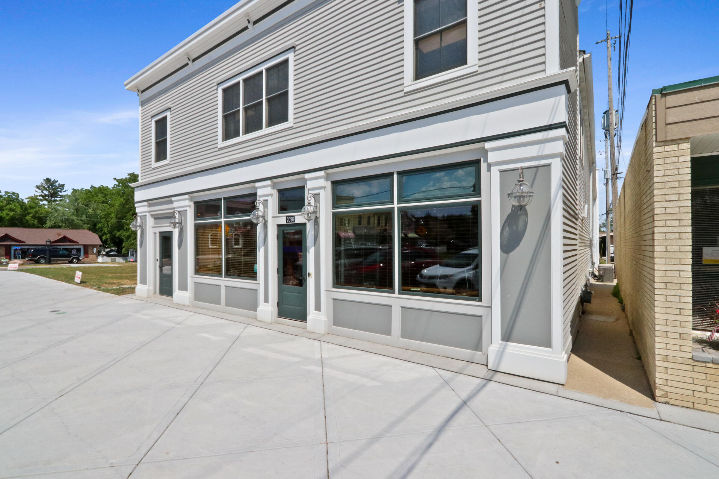 2094 Church St 2096