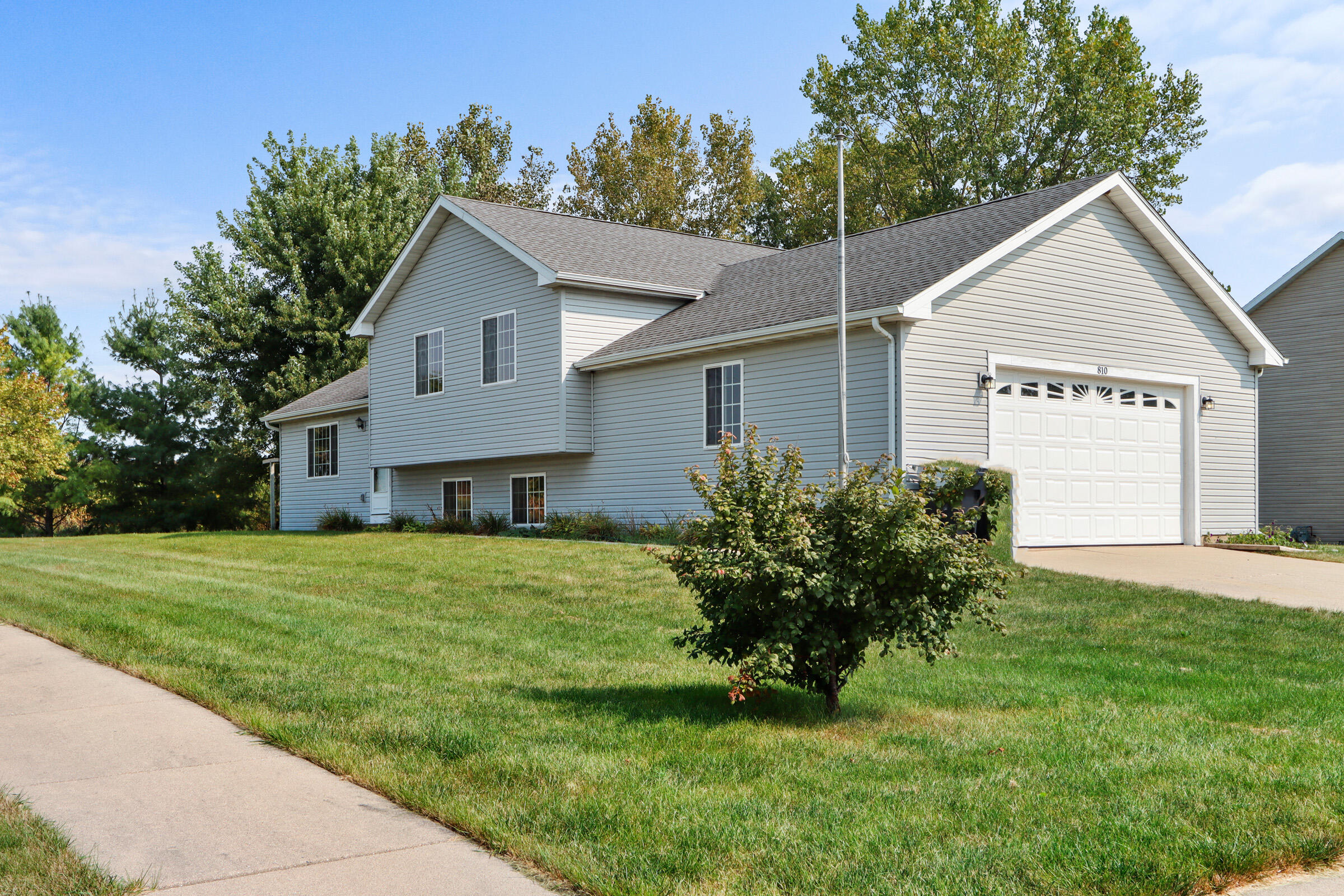 810 Sunnyside Dr