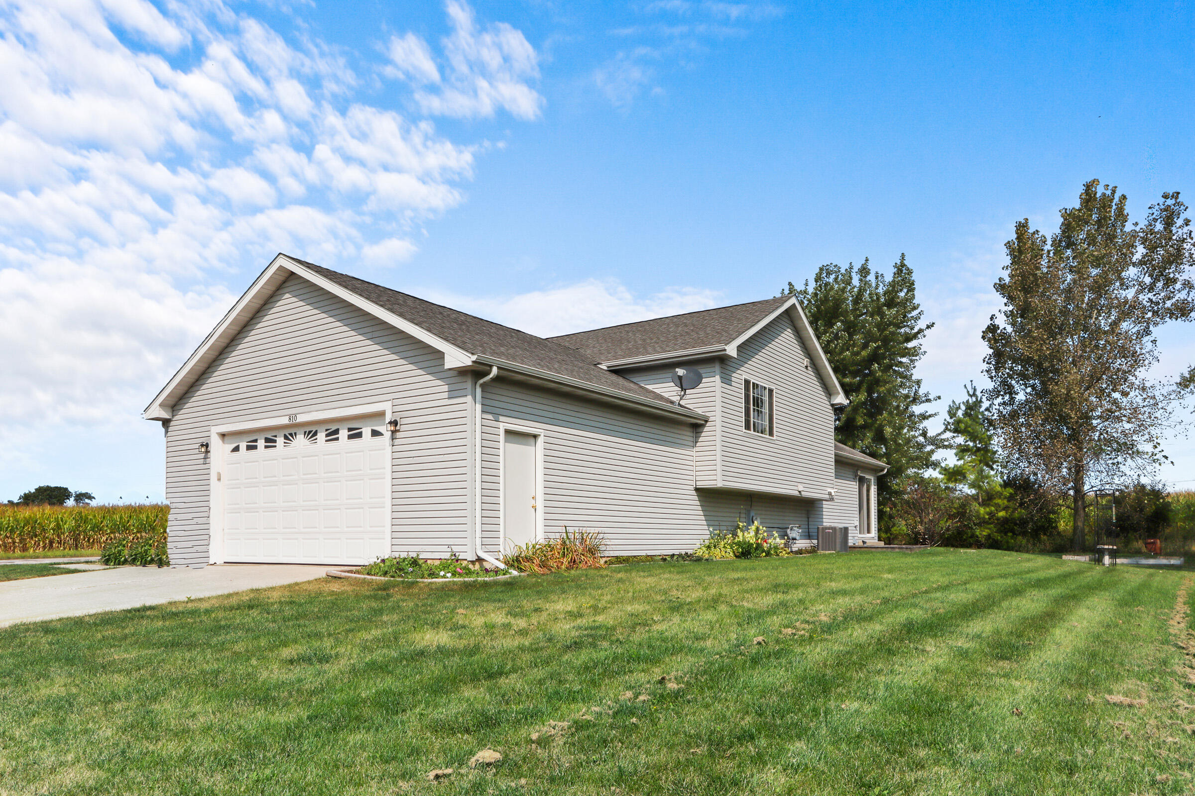 810 Sunnyside Dr