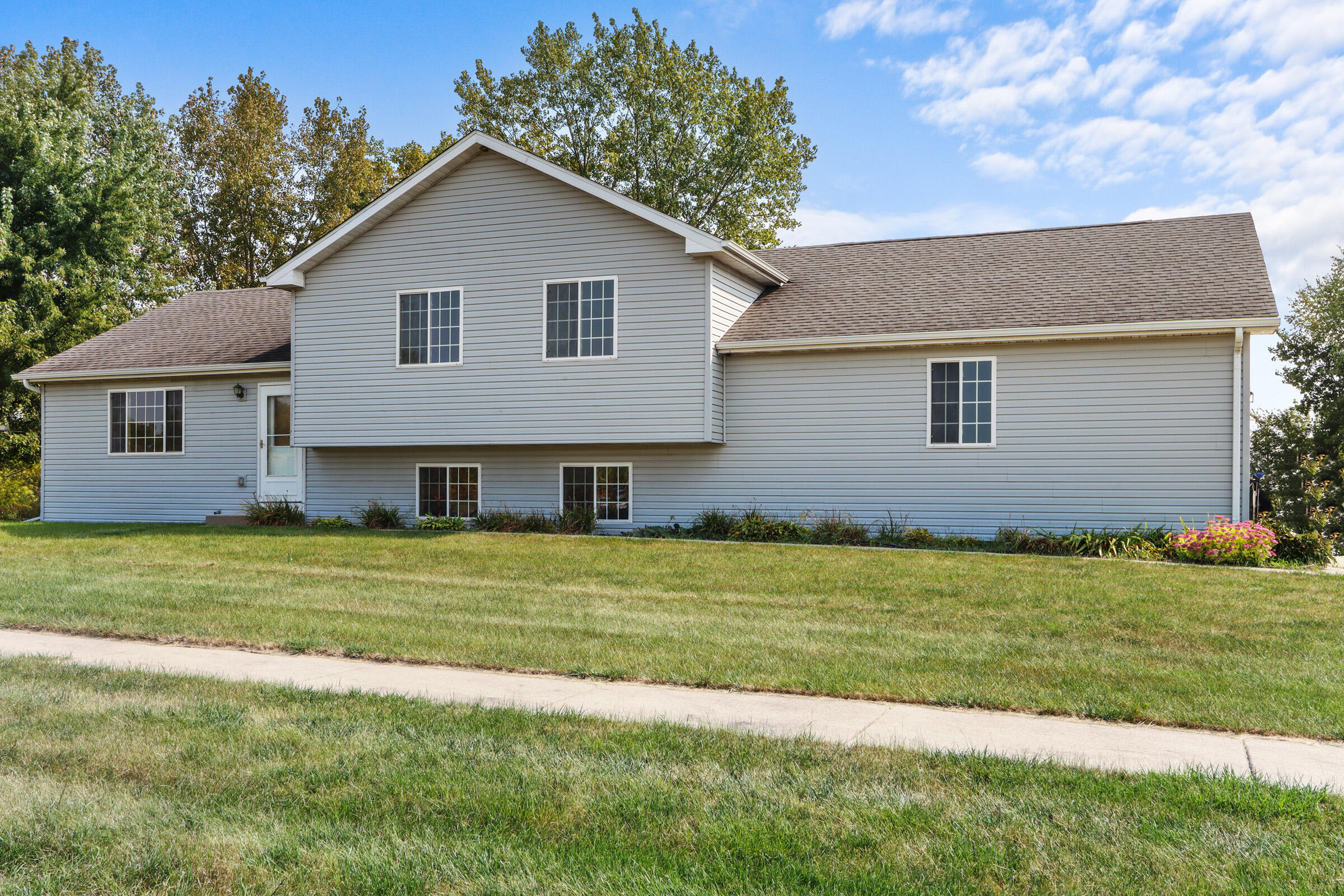 810 Sunnyside Dr