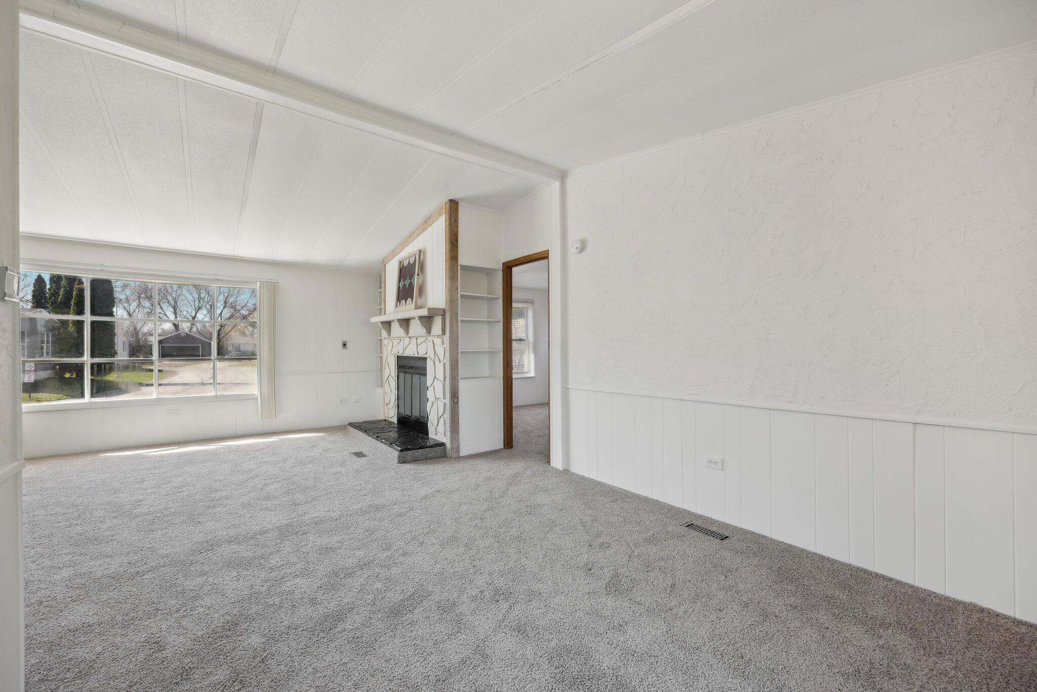 114 S Eastown Manor -