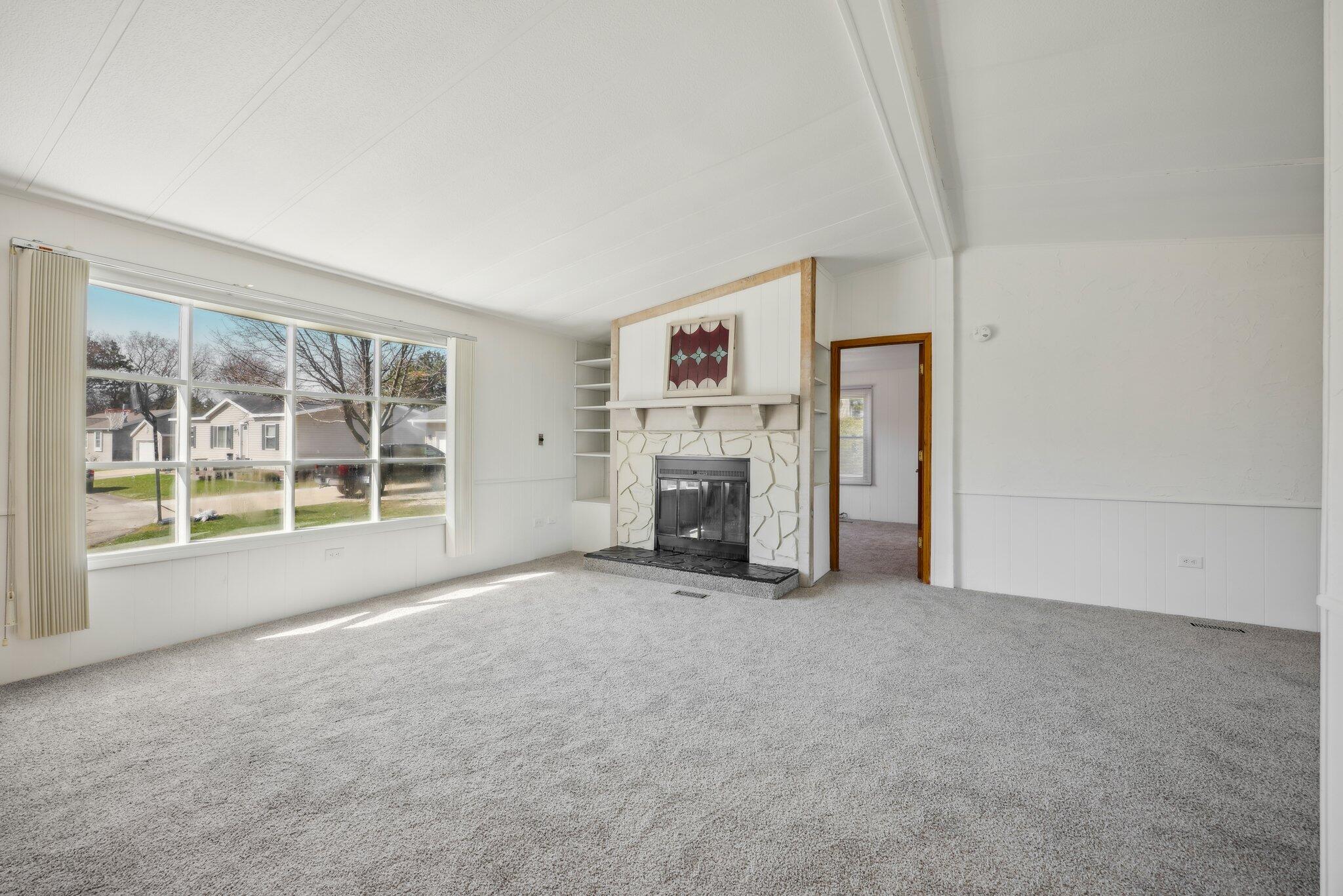 114 S Eastown Manor -