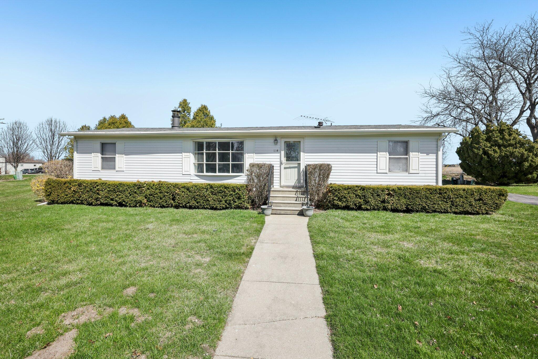114 S Eastown Manor -