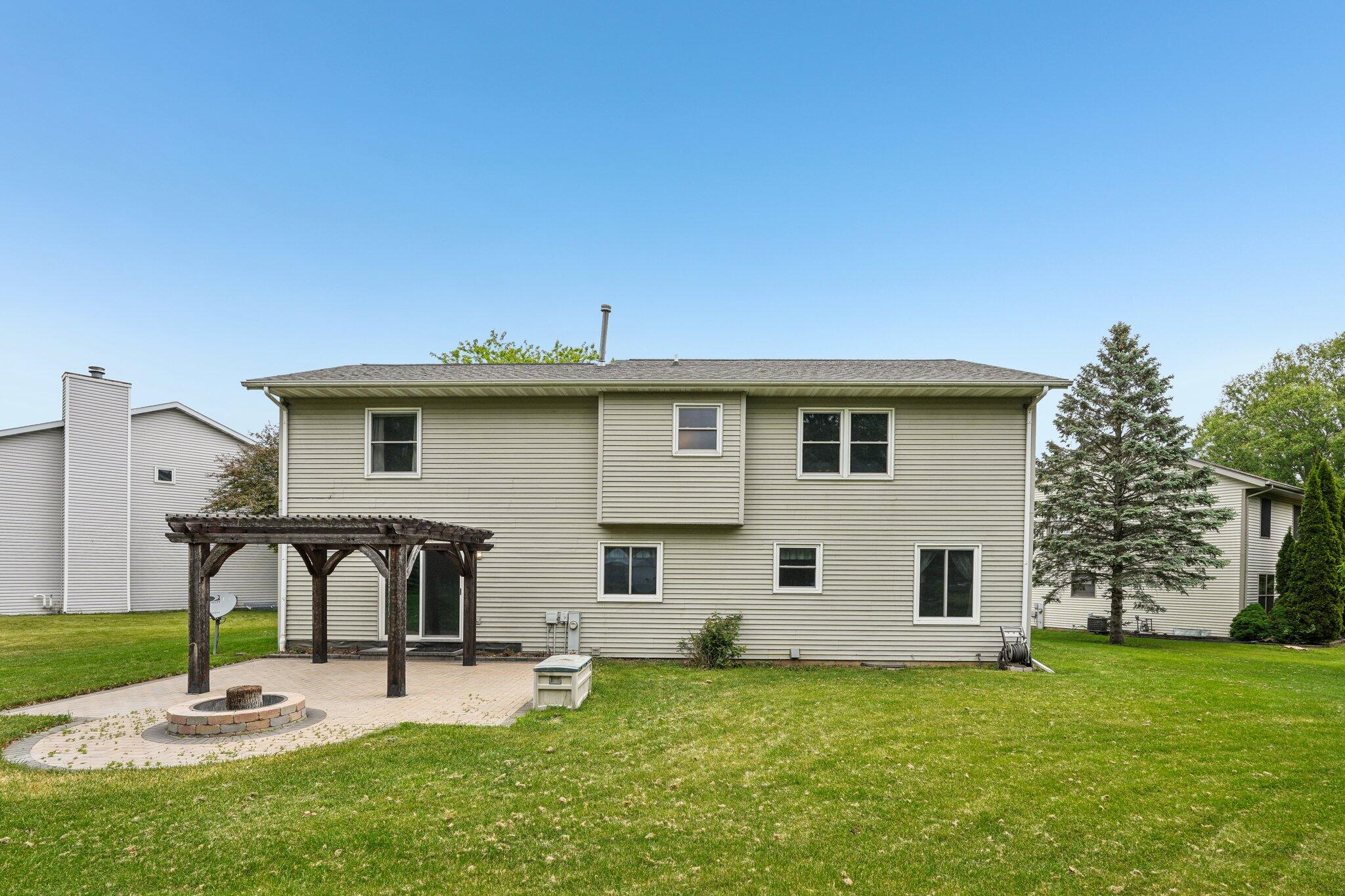 1116 Redwood Ct
