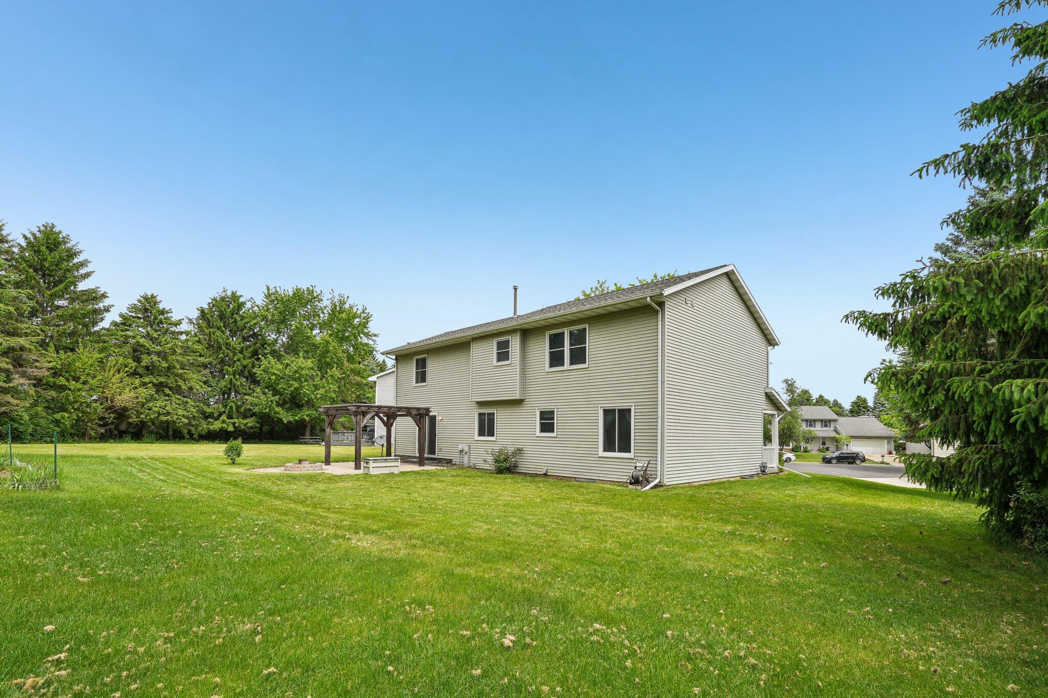 1116 Redwood Ct