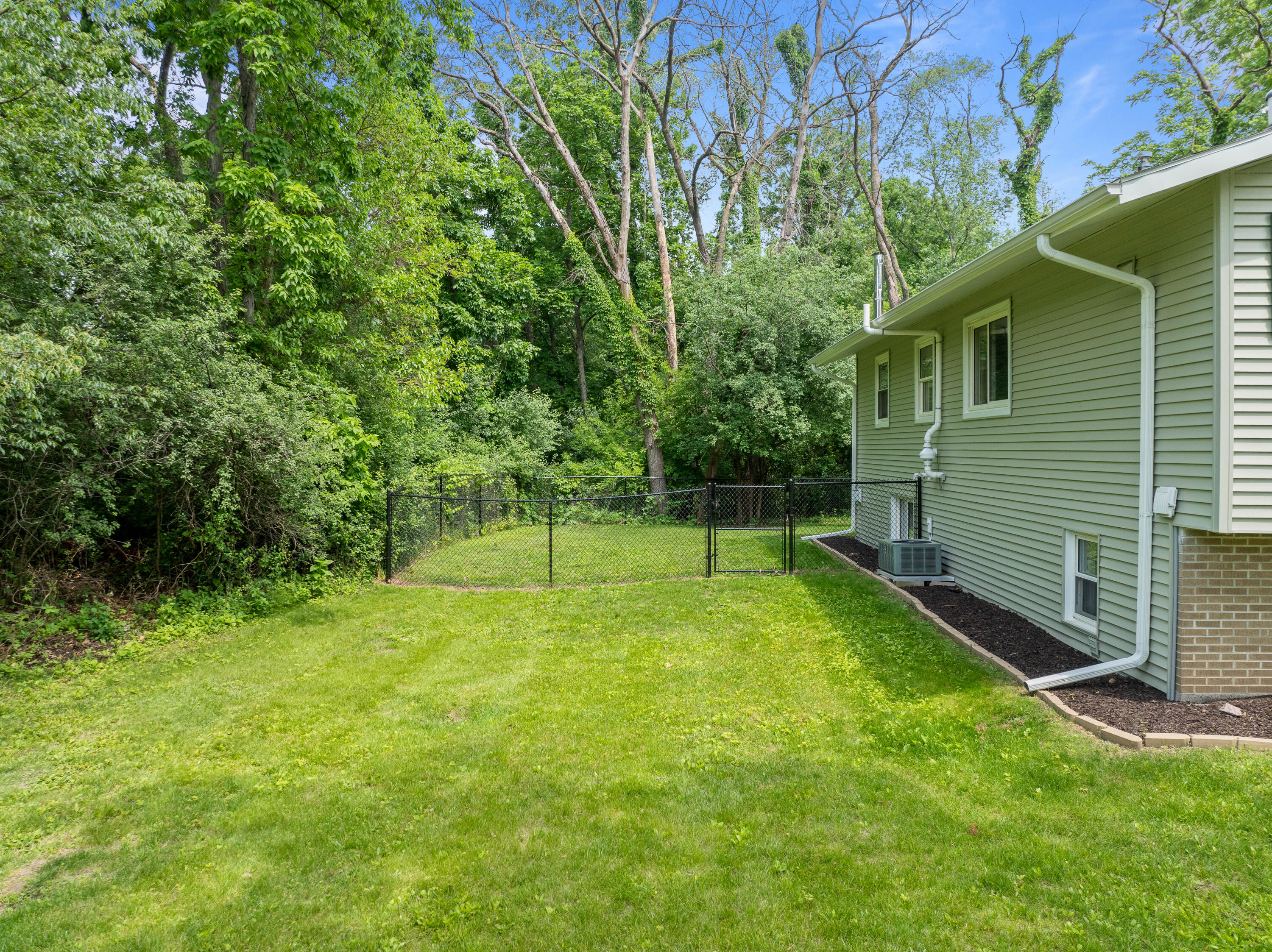 2832 County Road O South -