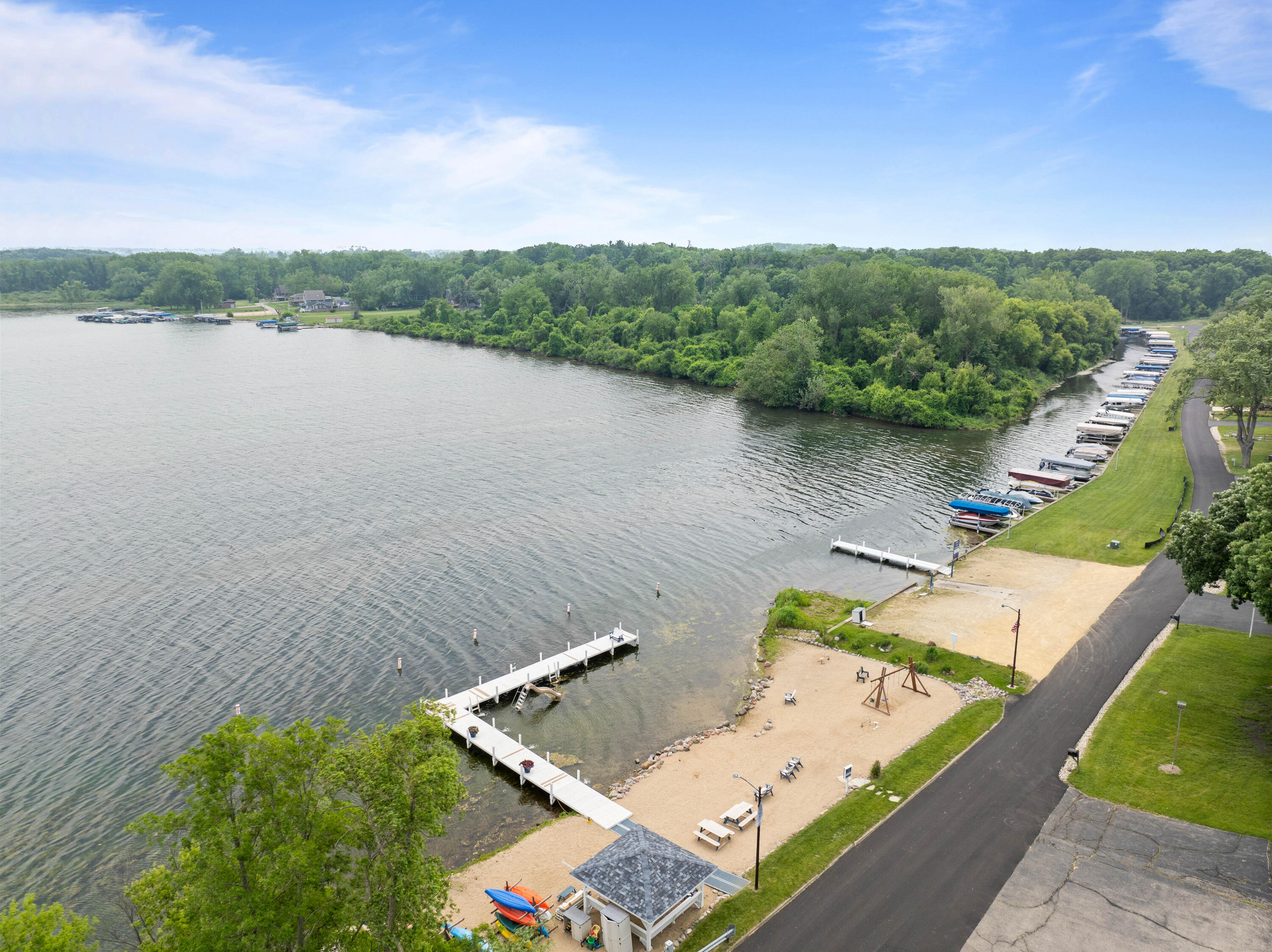 2832 County Road O South -