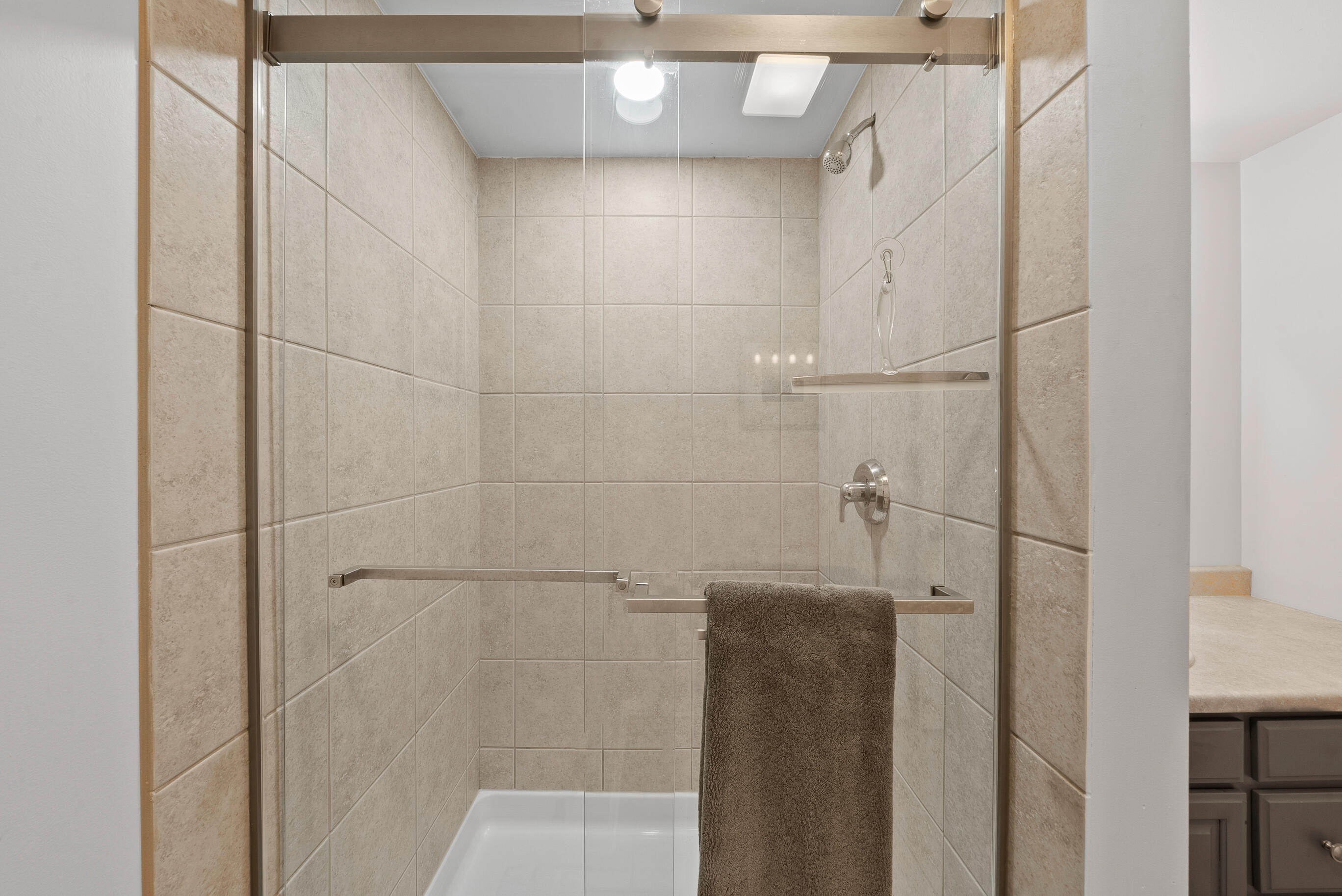 2832 County Road O South -