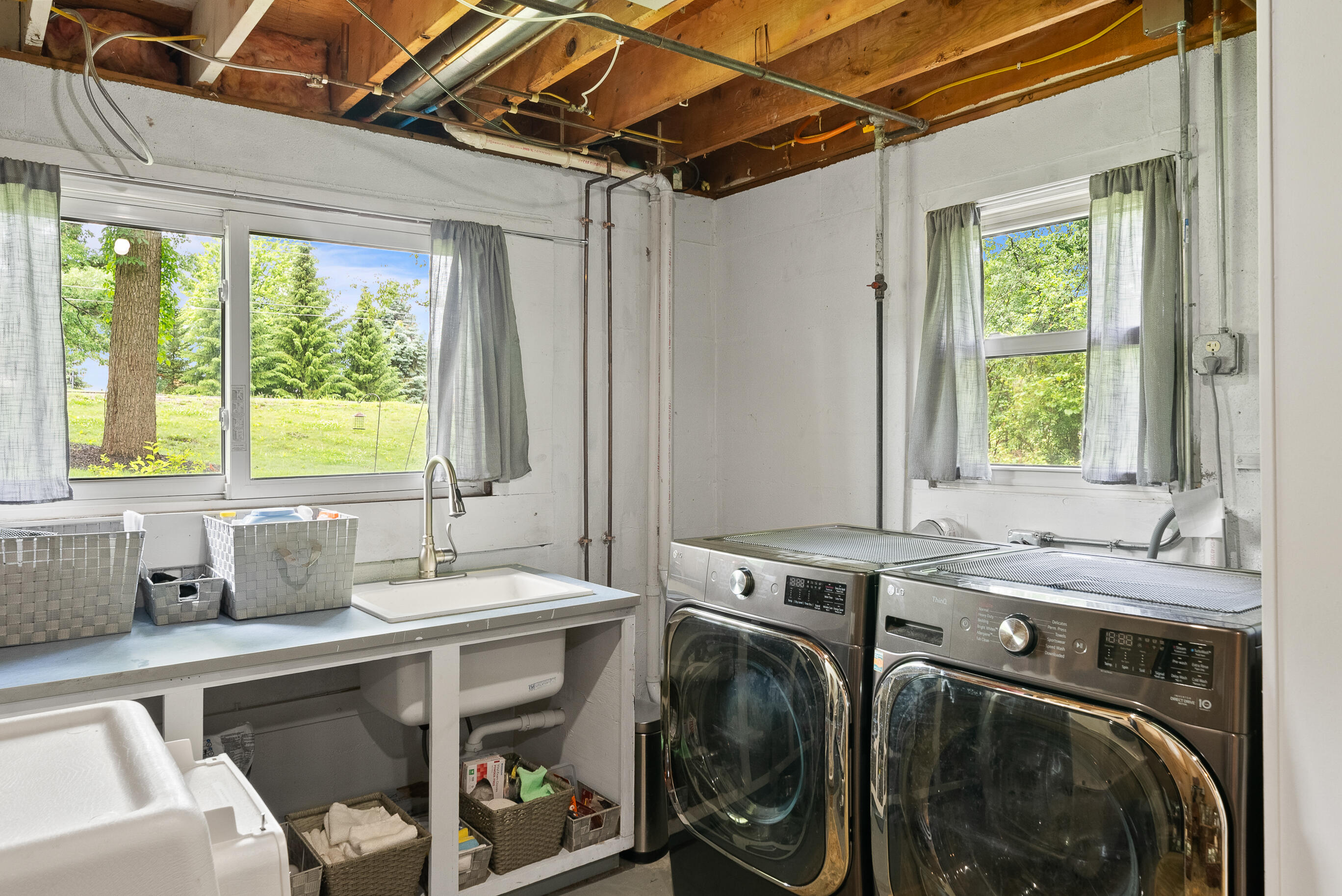 2832 County Road O South -