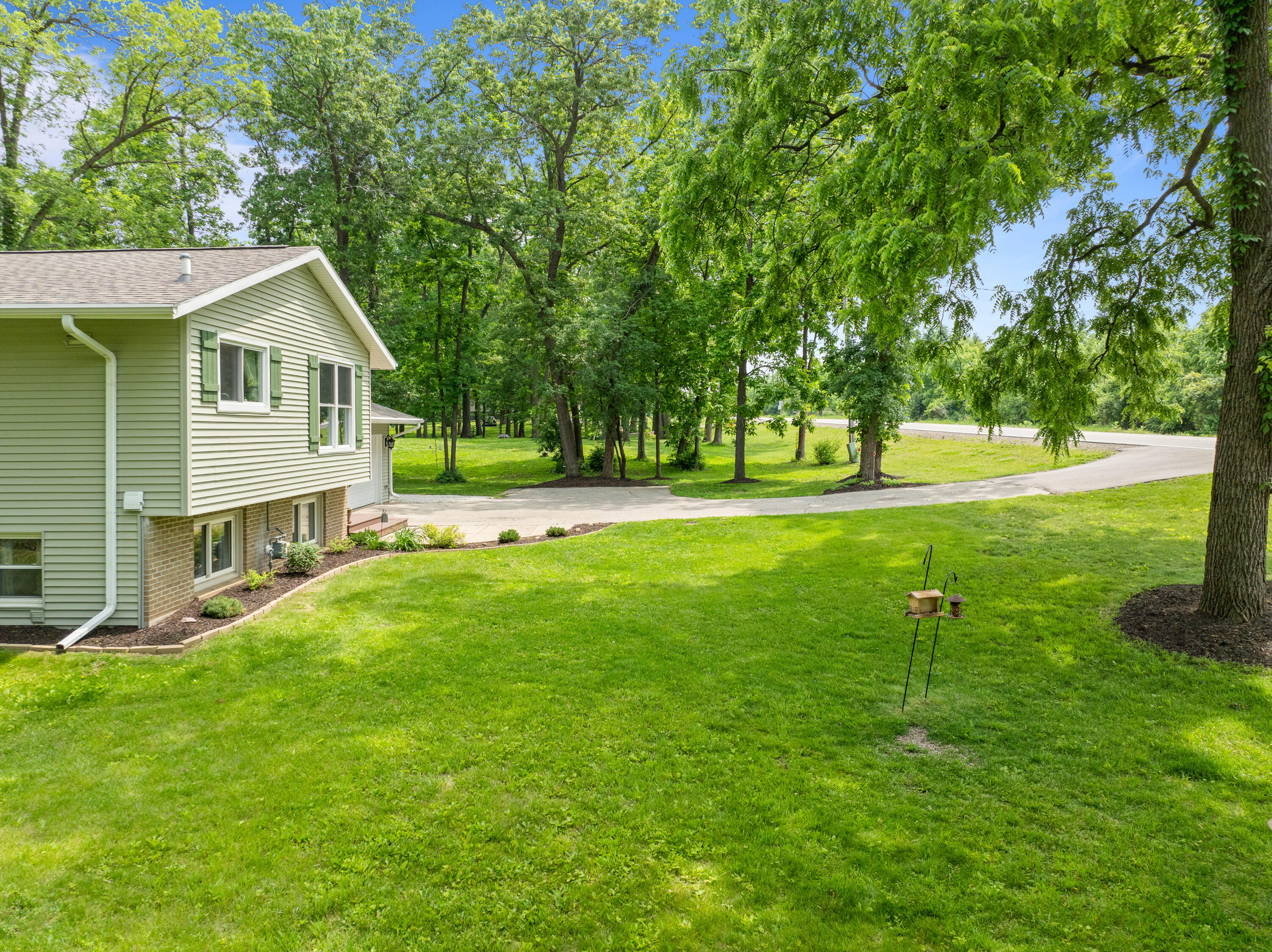 2832 County Road O South -