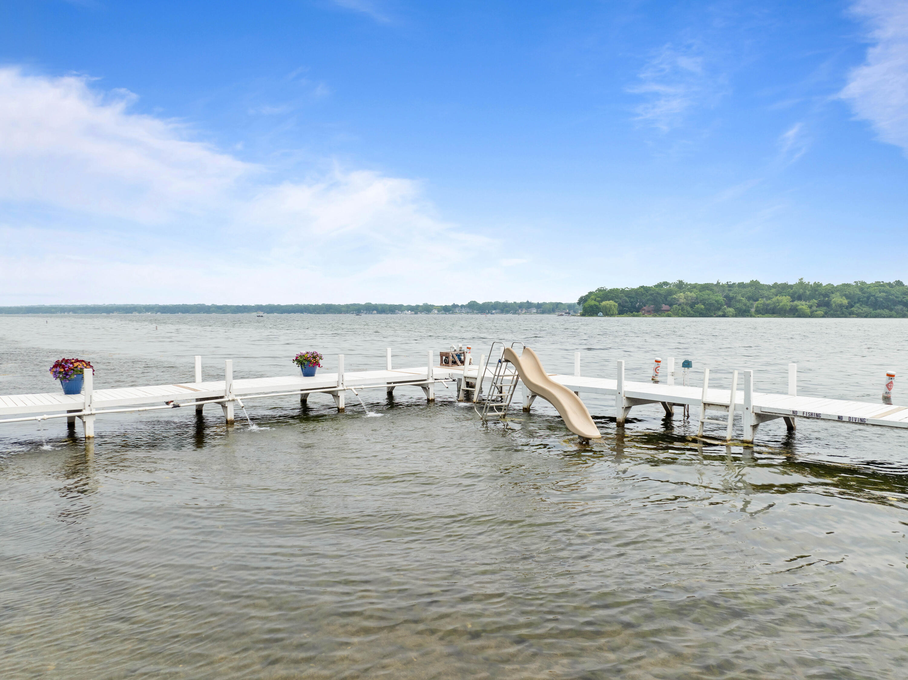 2832 County Road O South -