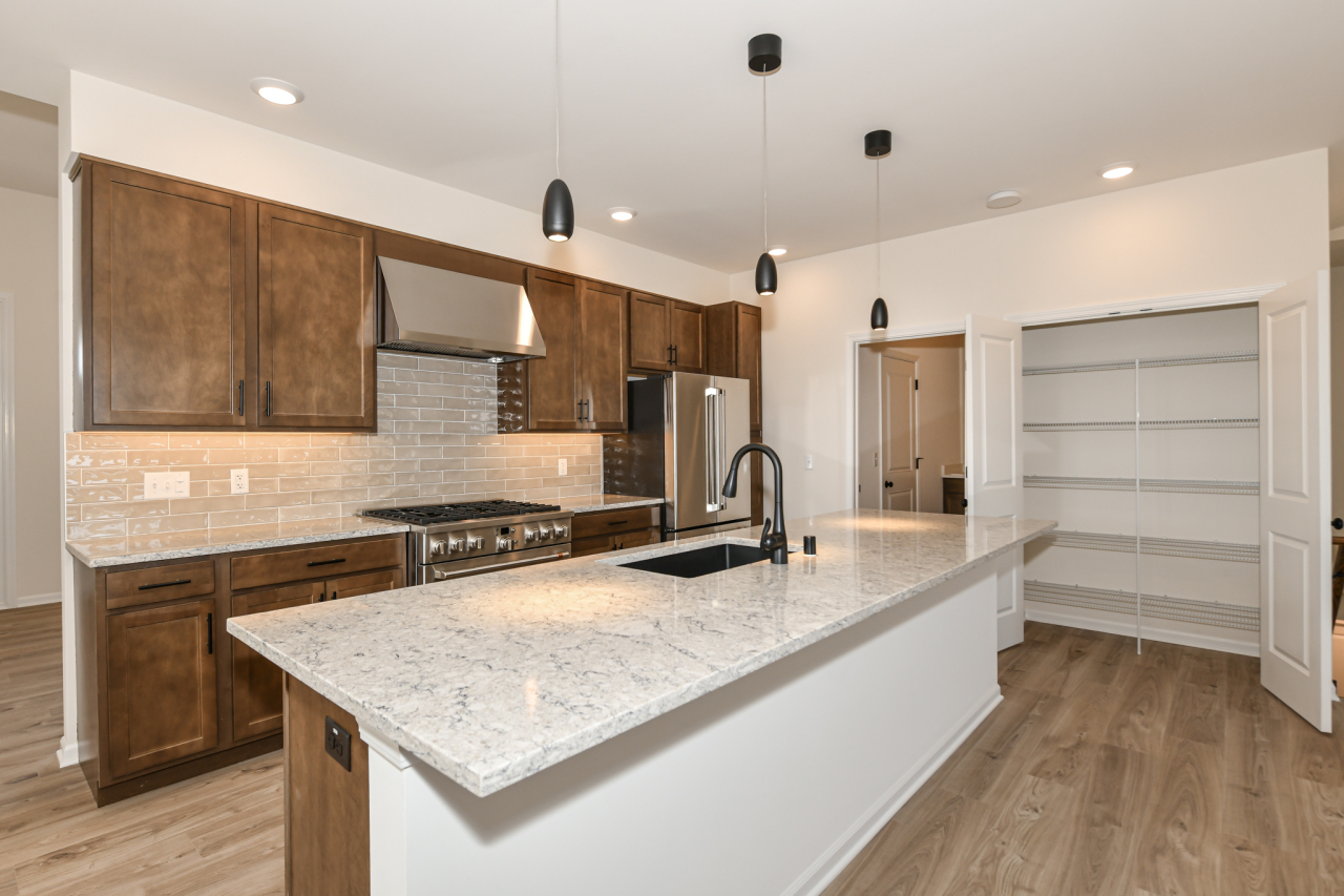 408 Kensington Ct Unit: Lt140 Journey