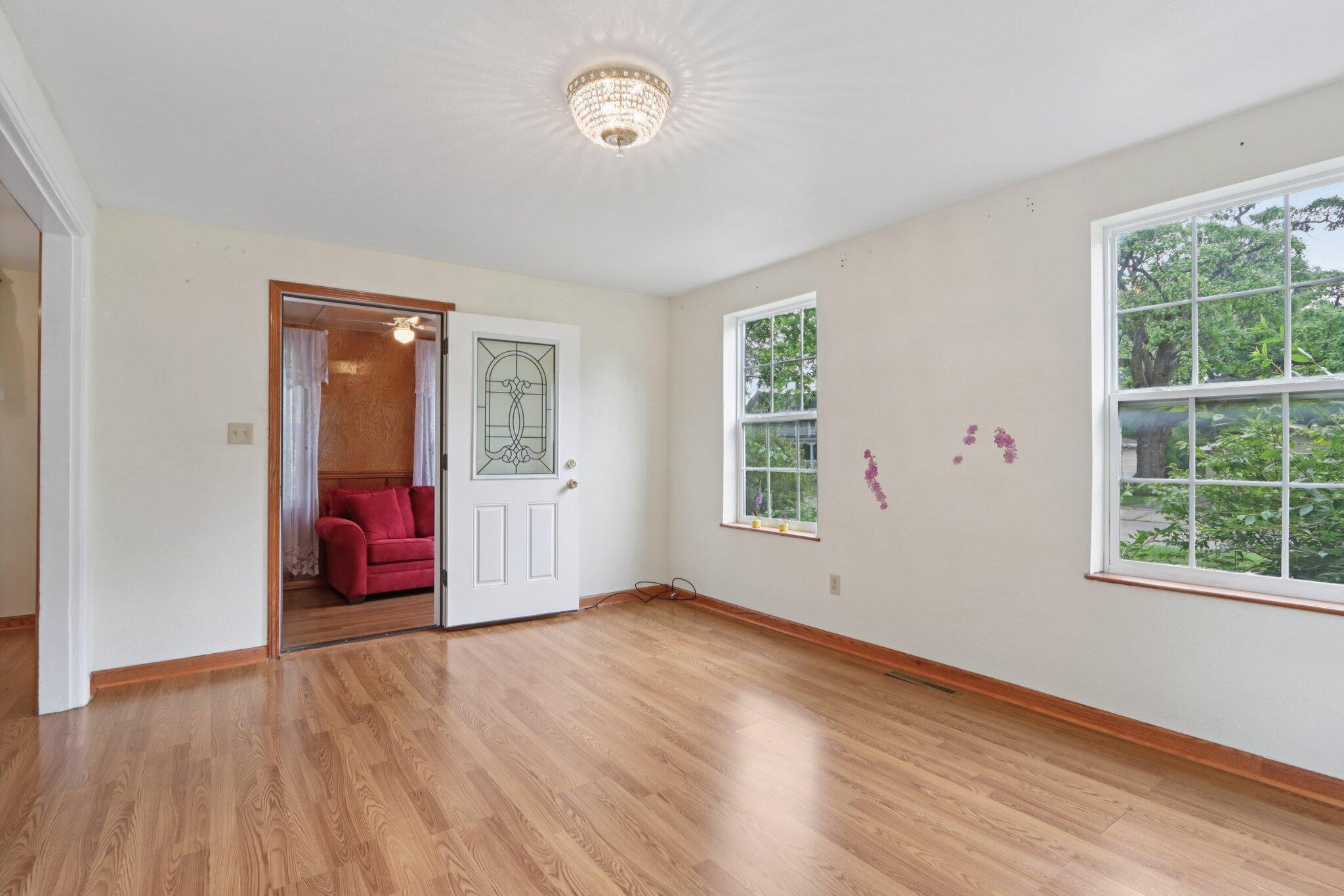 318 W Walworth St