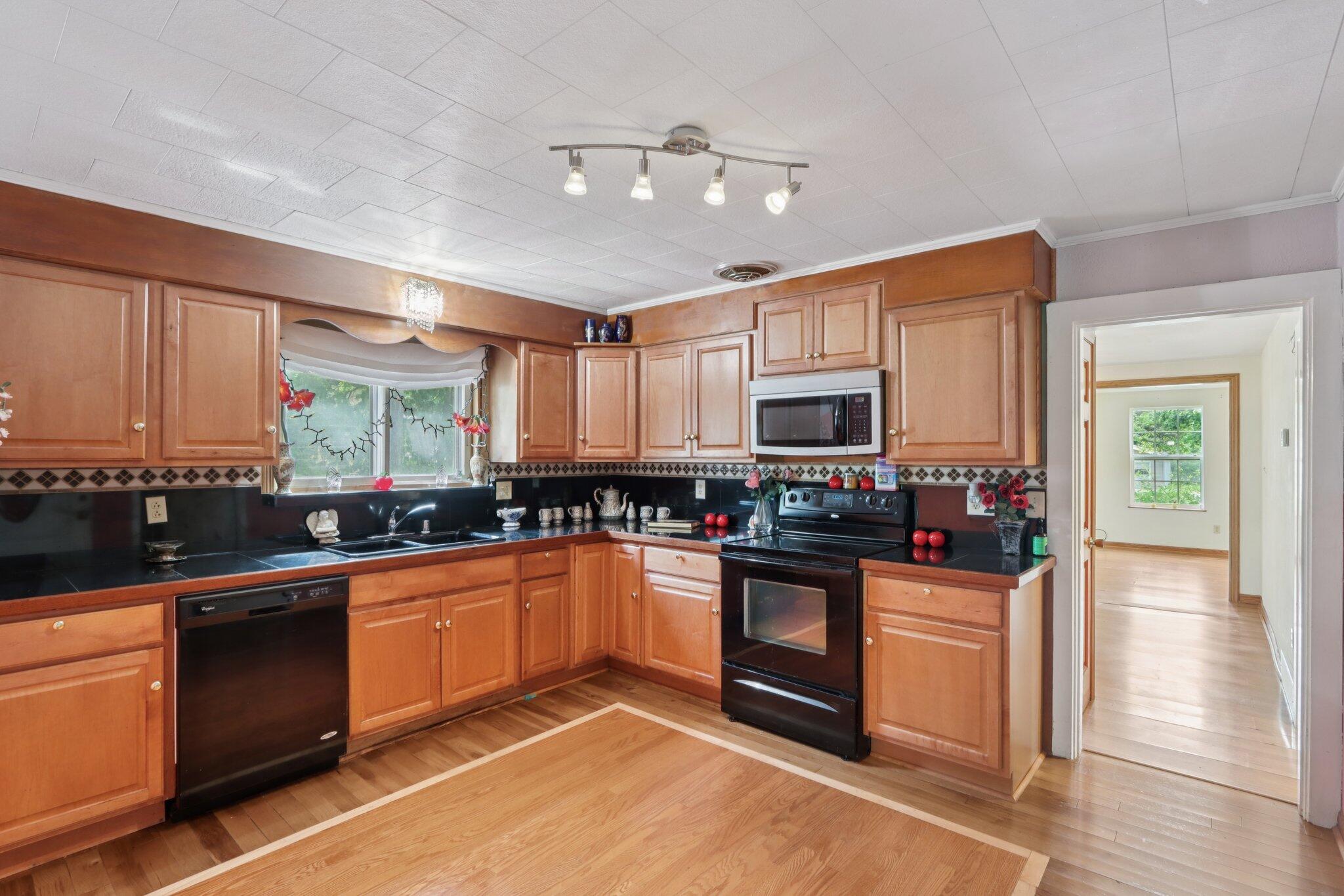 318 W Walworth St