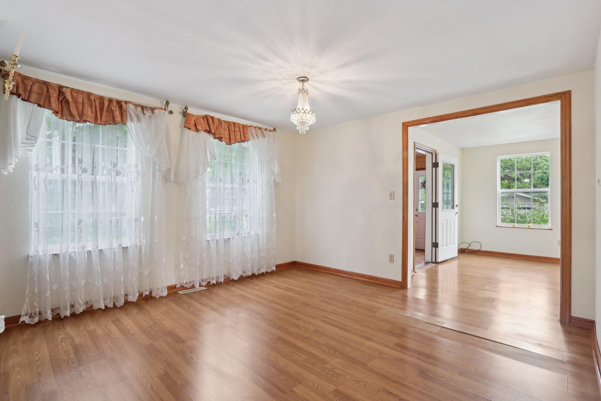 318 W Walworth St