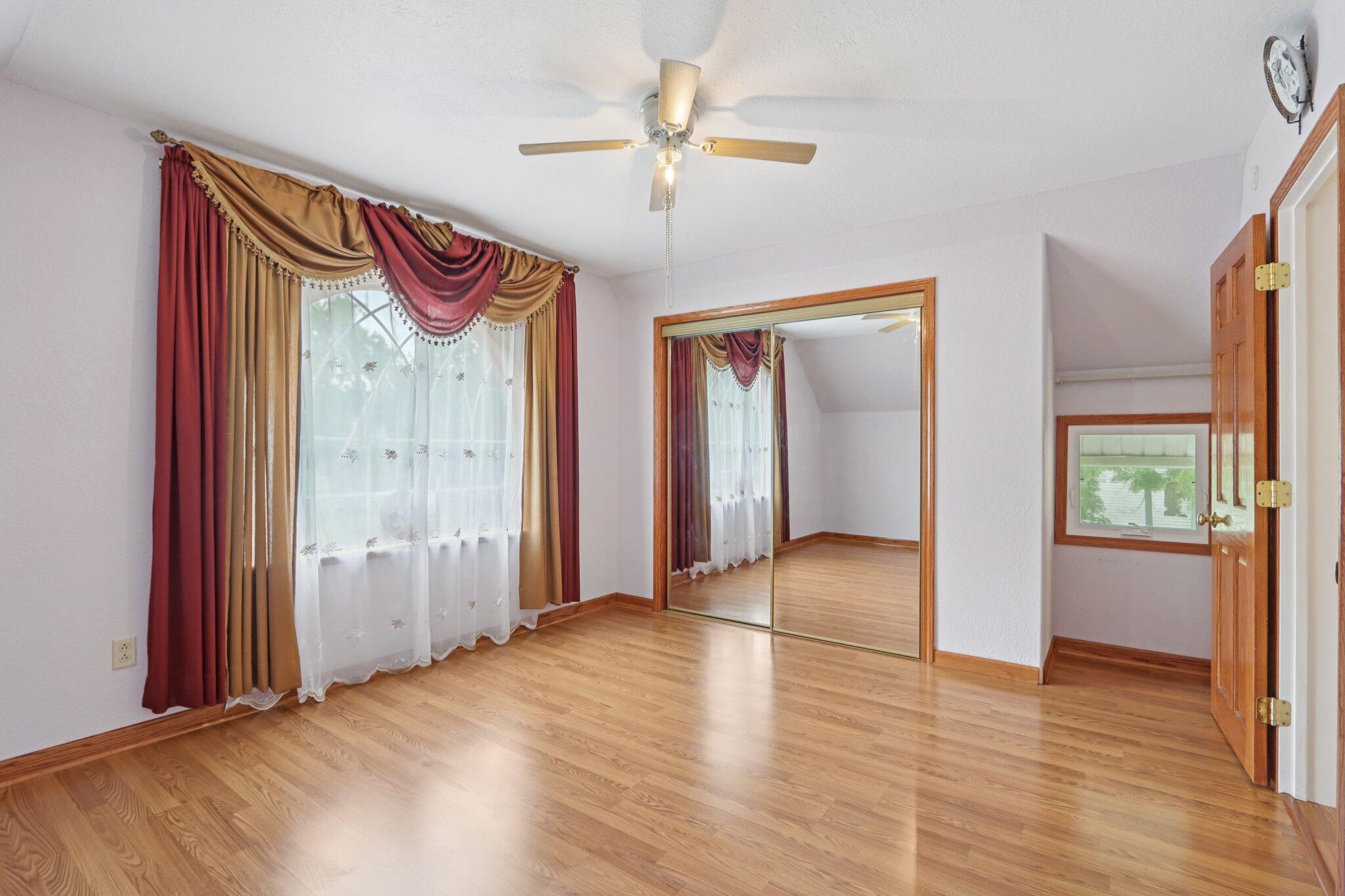 318 W Walworth St