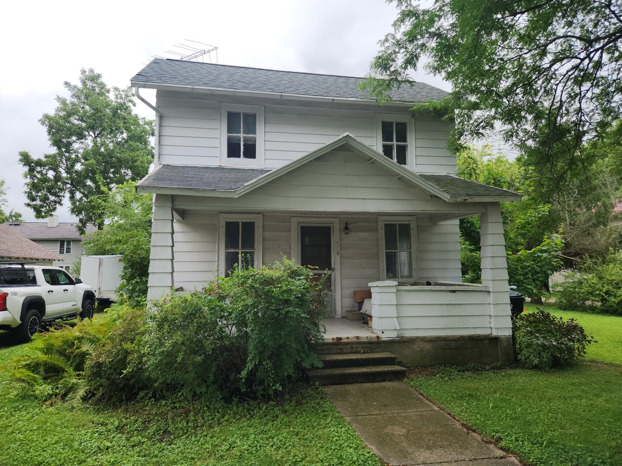 119 N Lincoln St
