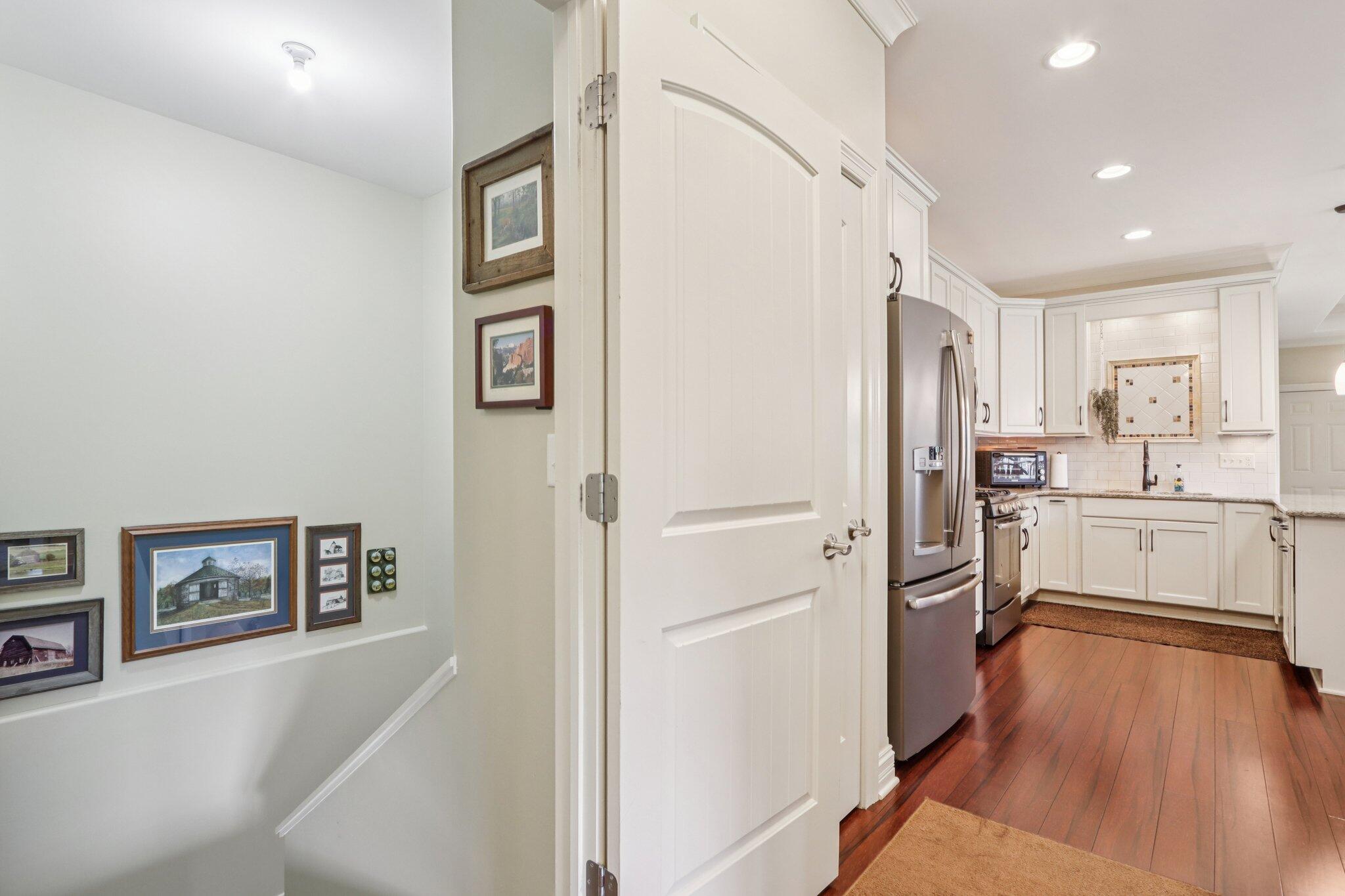 656 Baker St