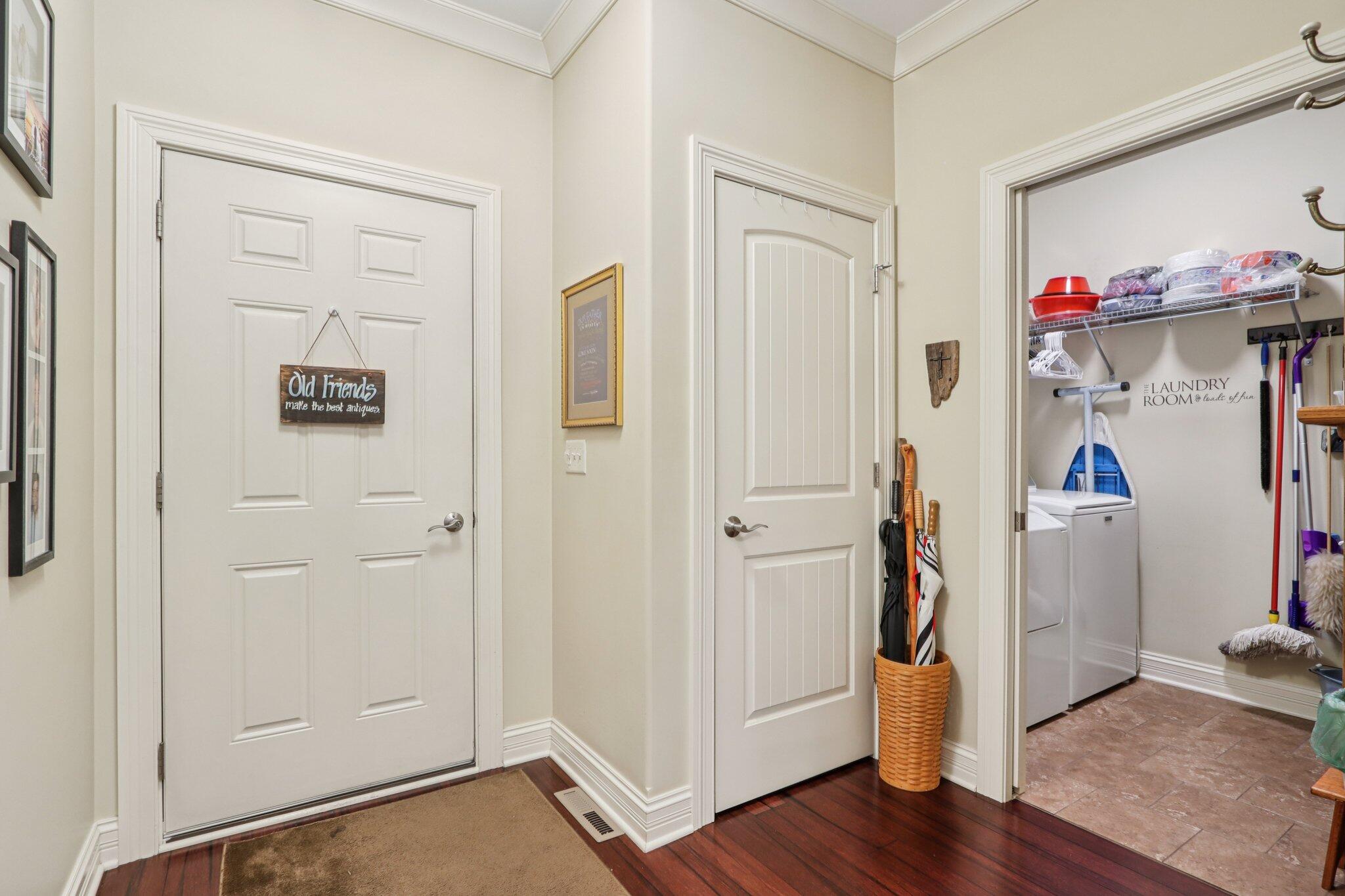656 Baker St
