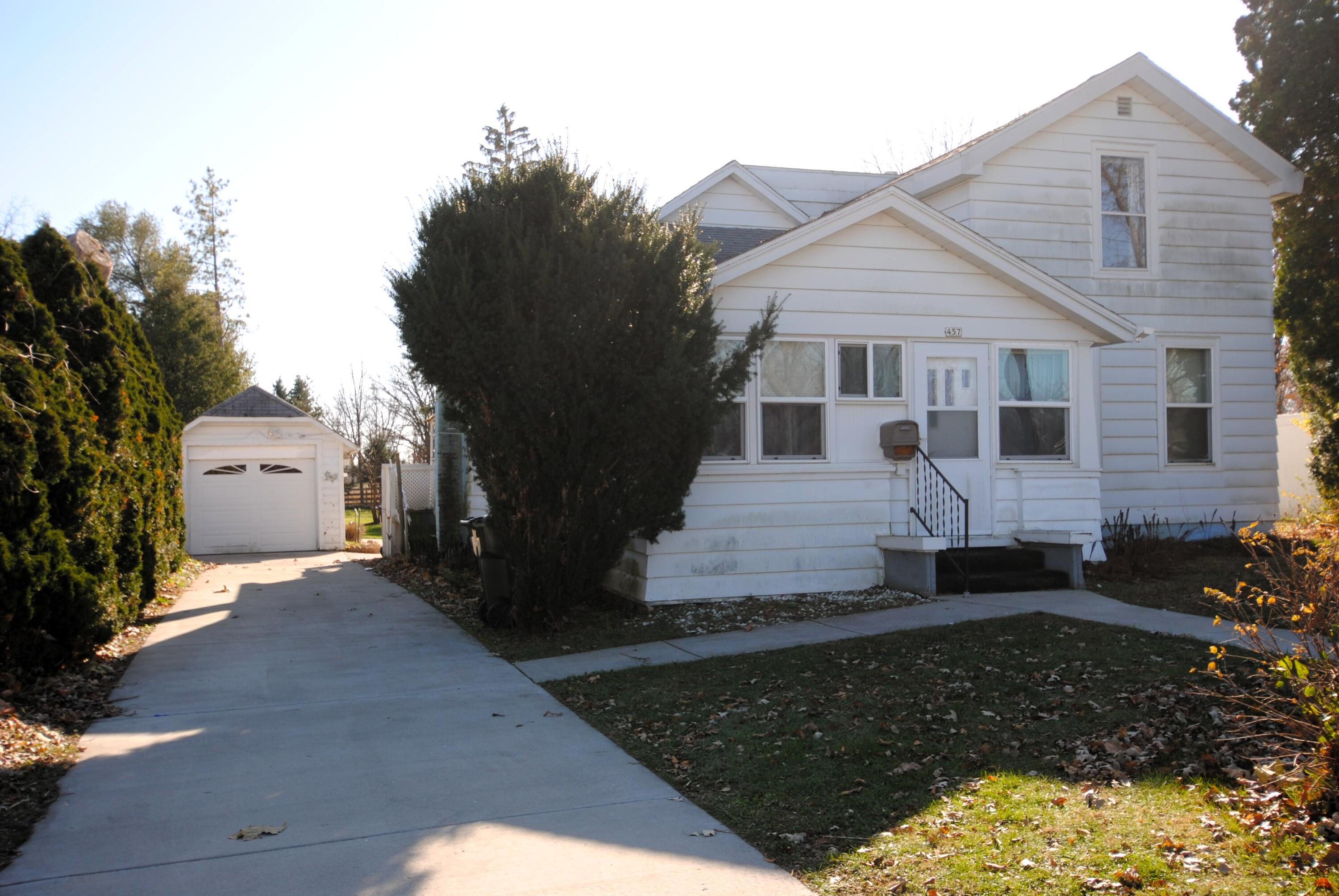 457 W Ann St