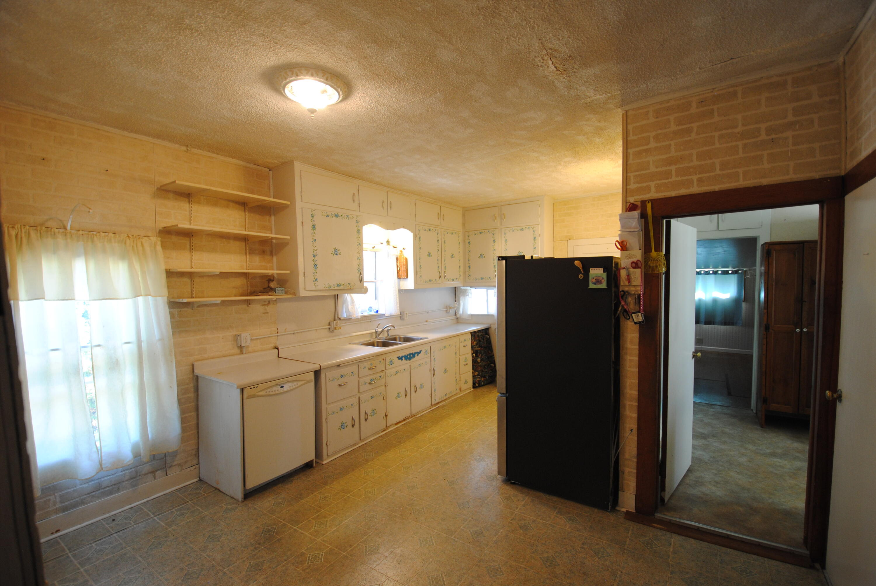 457 W Ann St