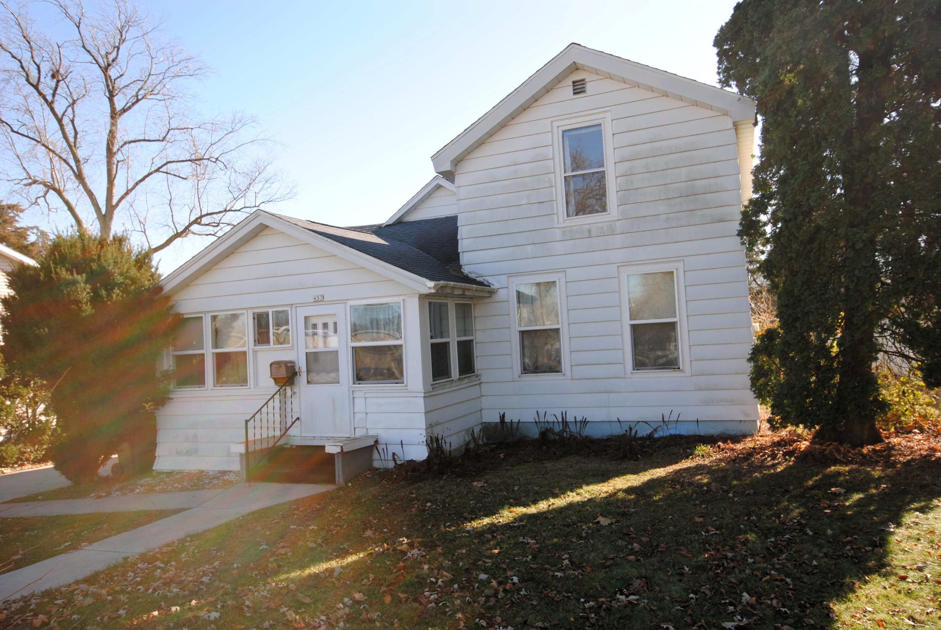 457 W Ann St