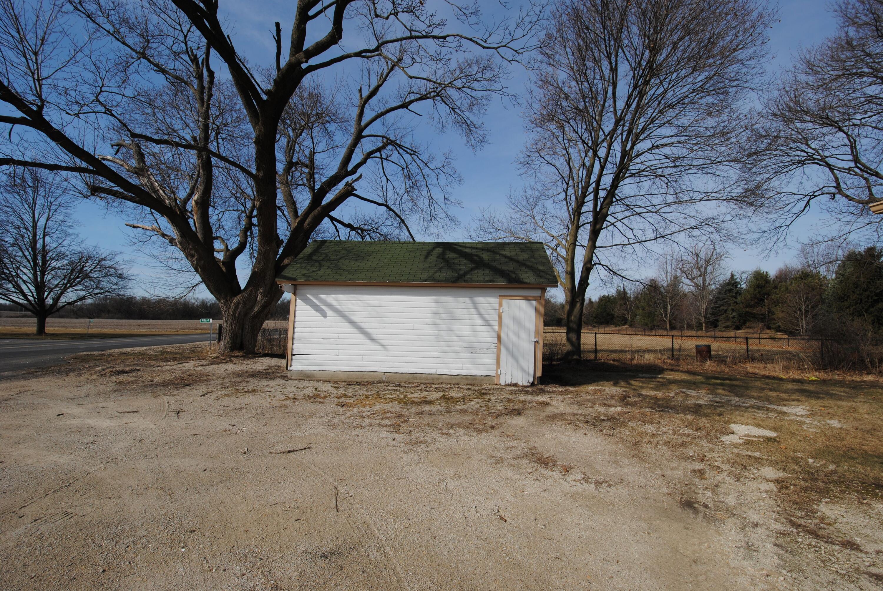 W4614 Potter Rd