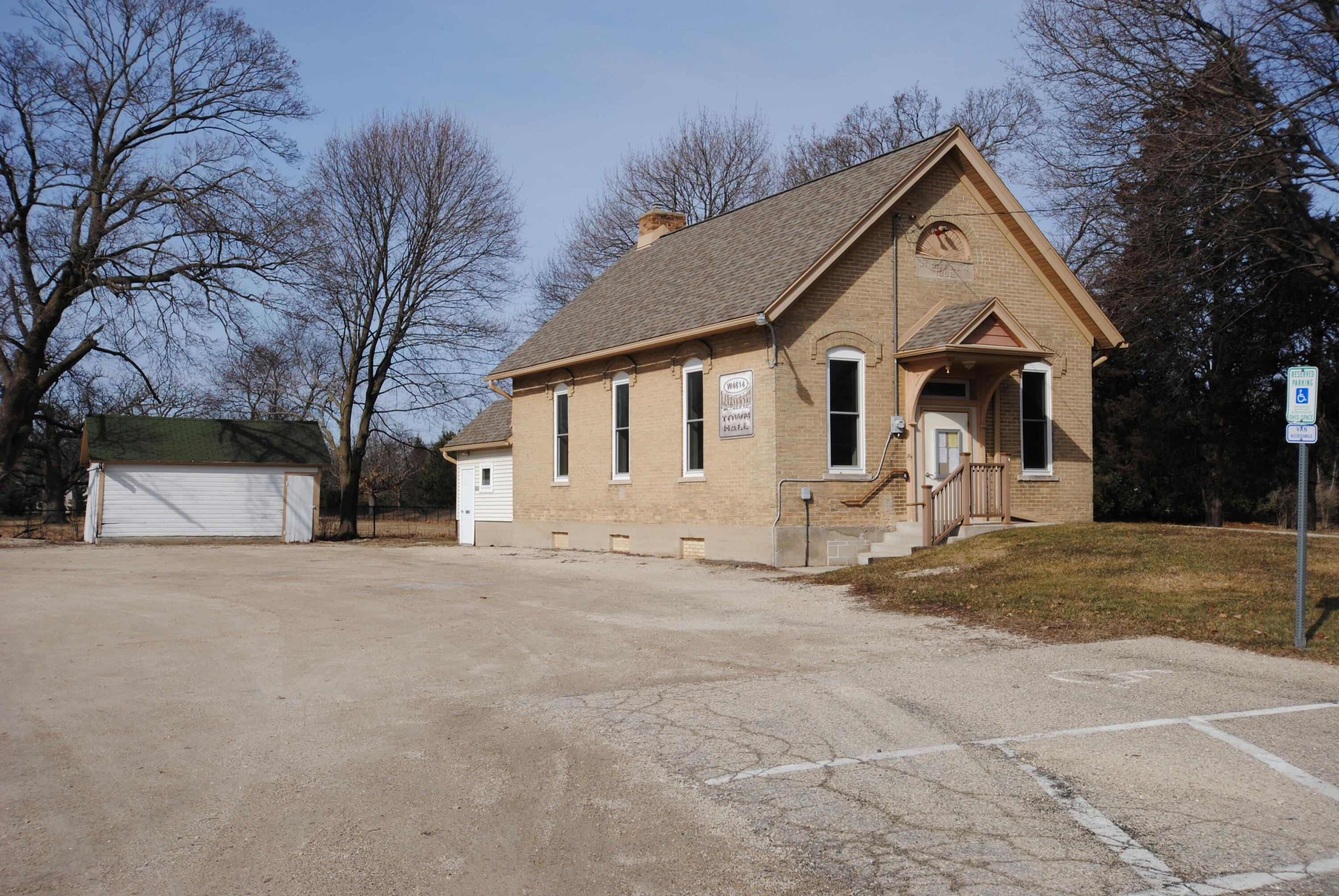 W4614 Potter Rd