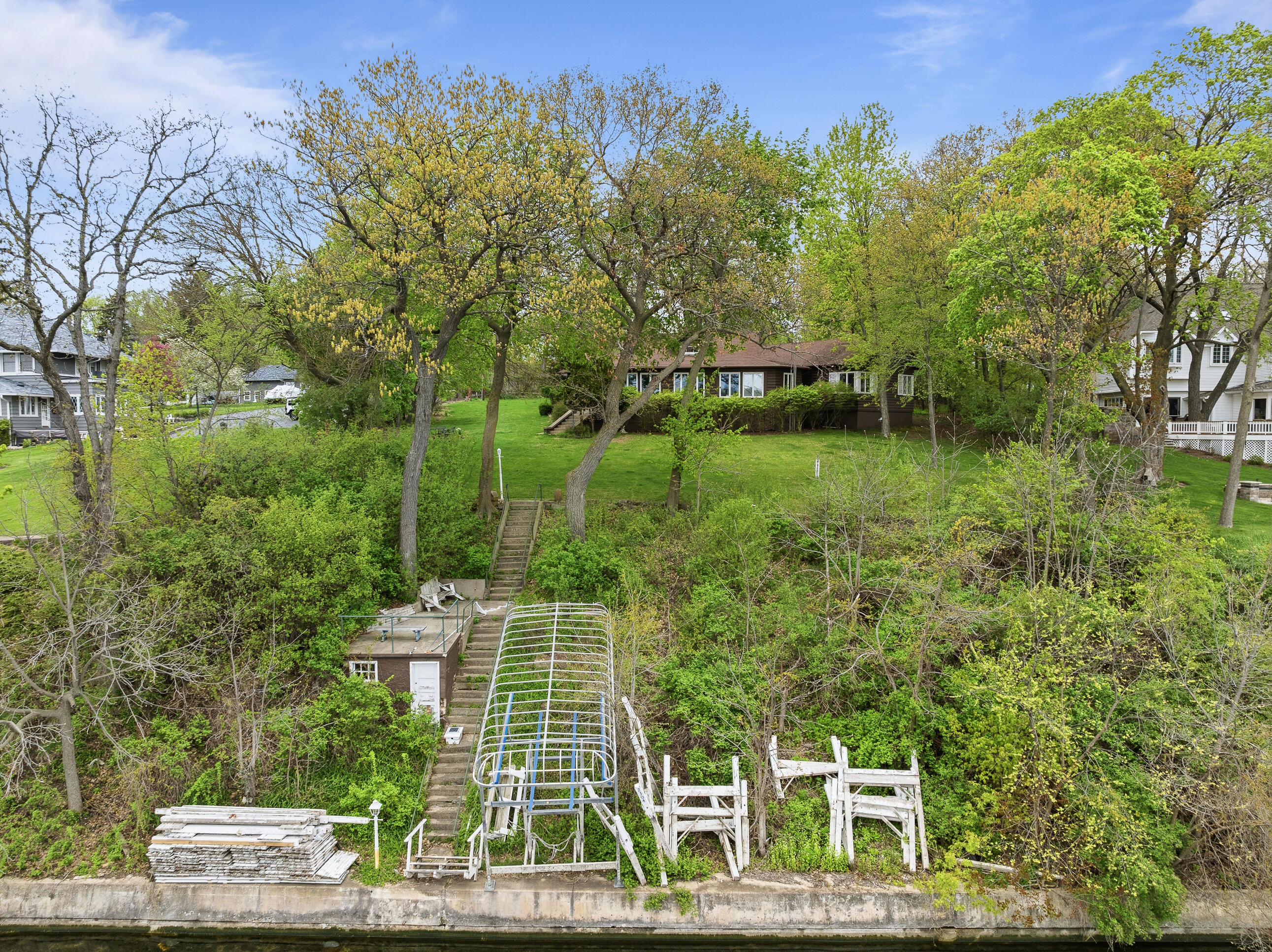 2304 North Shore Dr