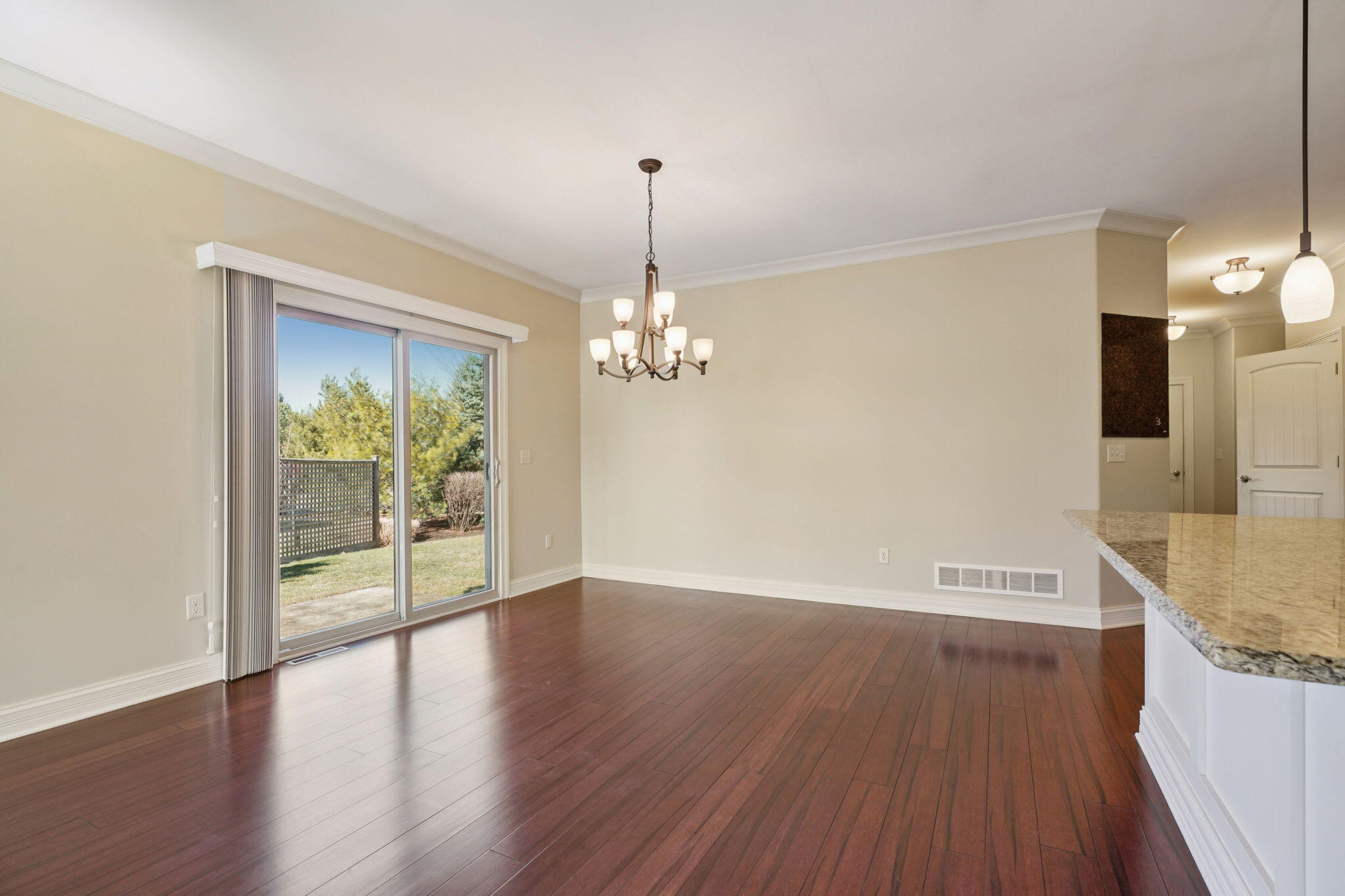 656 Baker St
